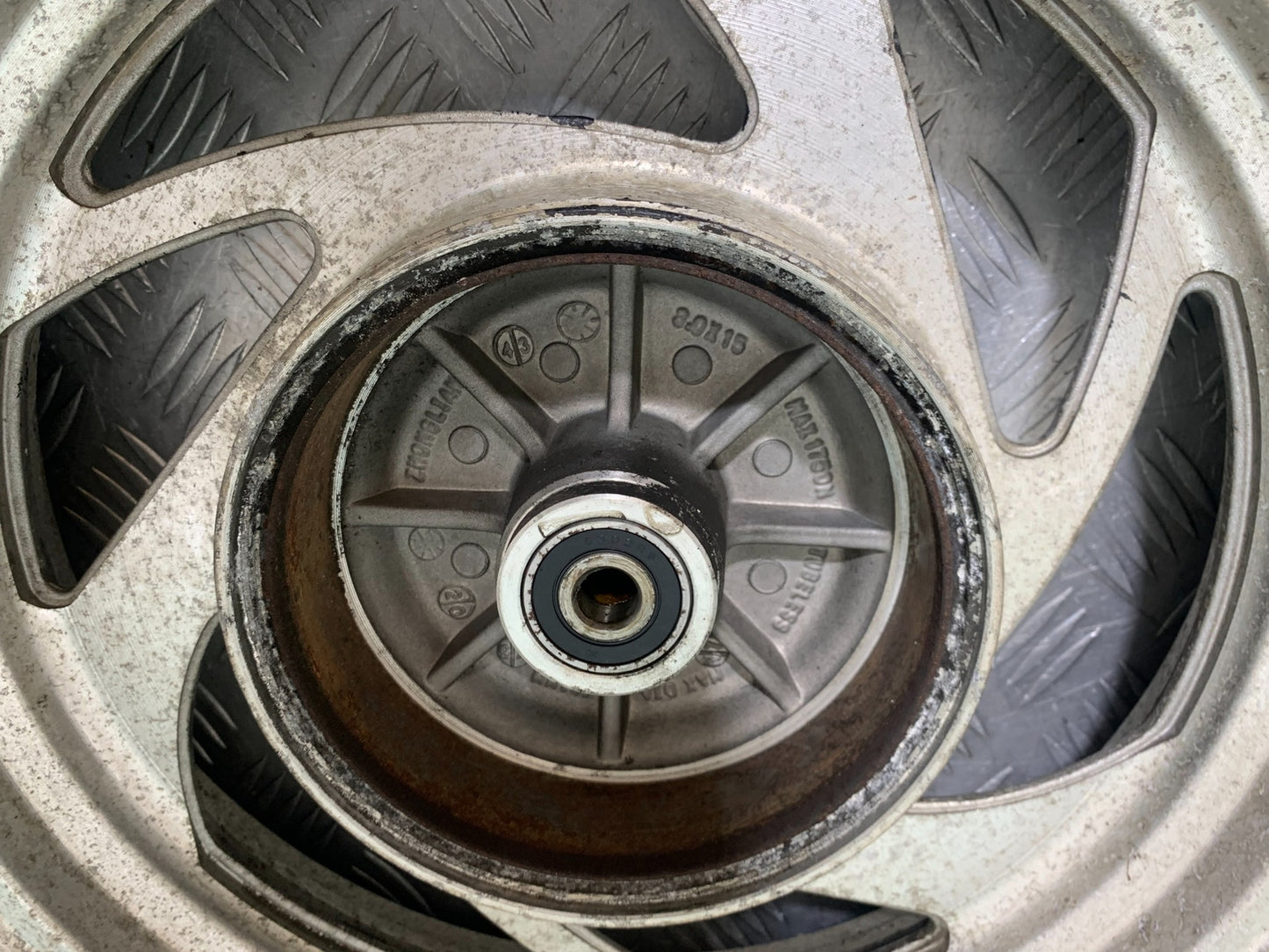 PIONEER XF250 REAR WHEEL YEAR 2009 (CMB1143)