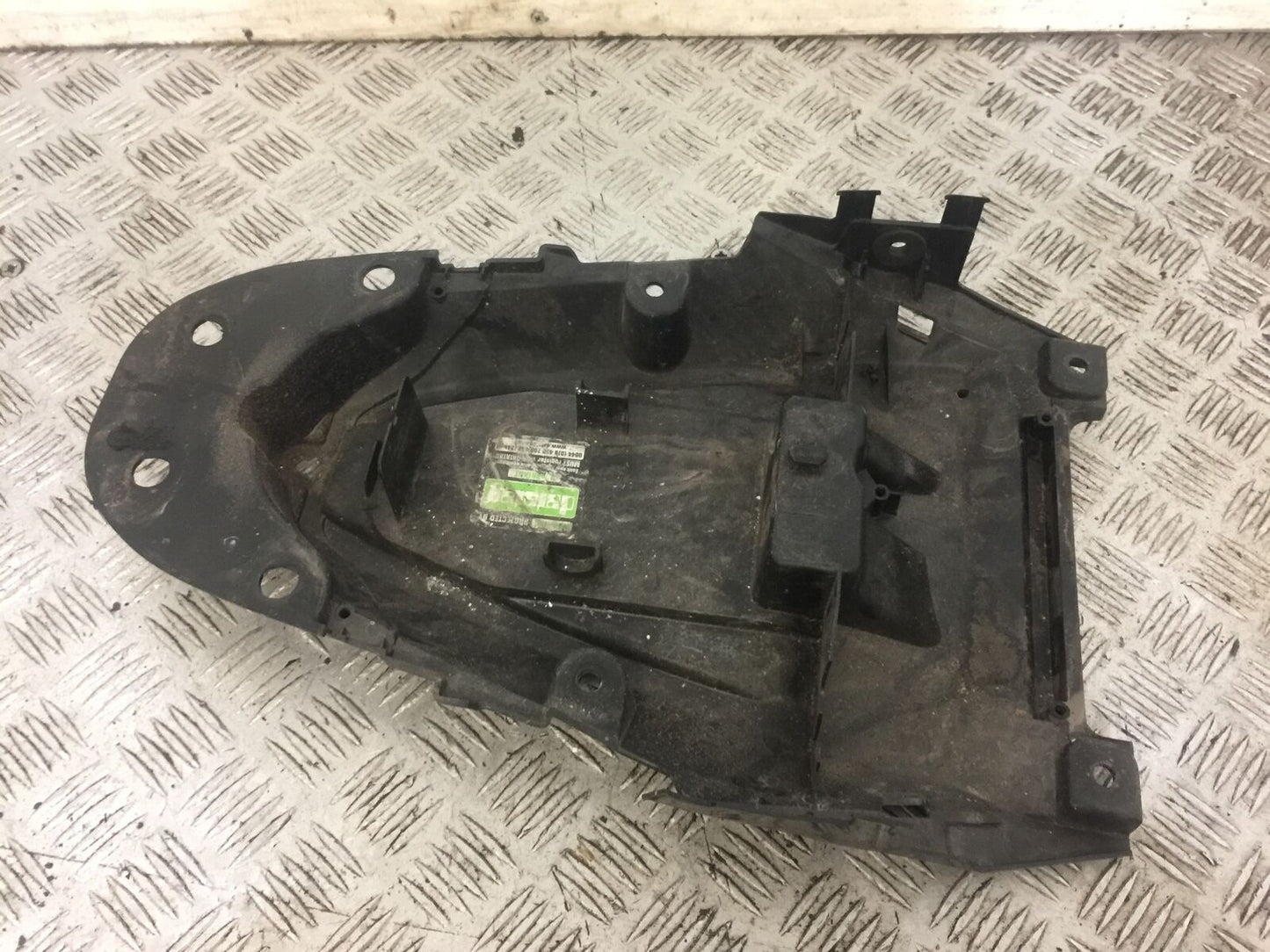 SUZUKI SFV650 SFV 650 GLADIUS UNDERTRAY   2009-15 (STOCK 709)