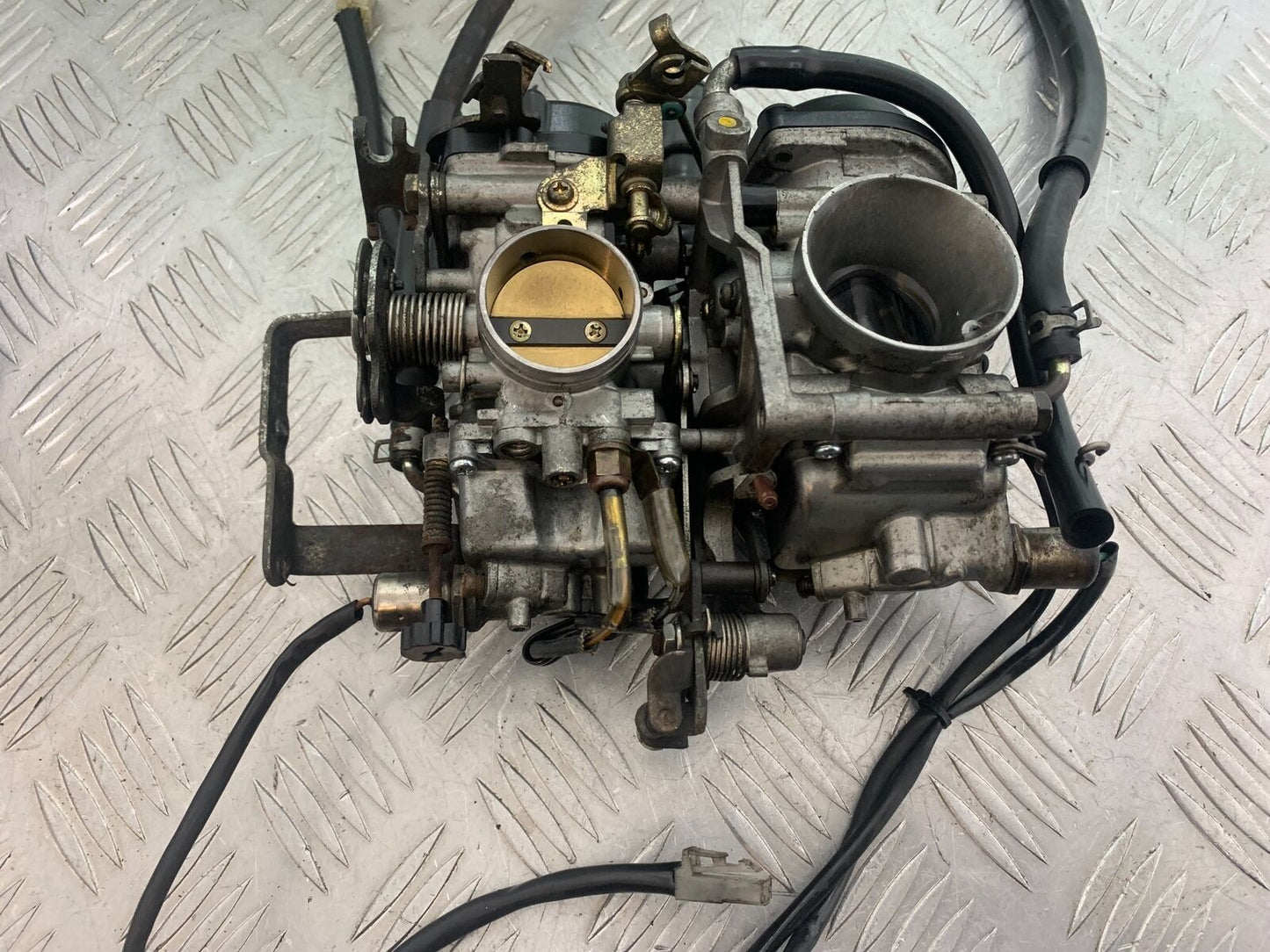 YAMAHA XVS 1100 DRAGSTAR CARBS  YEAR 2000-2007 (CMB1108)