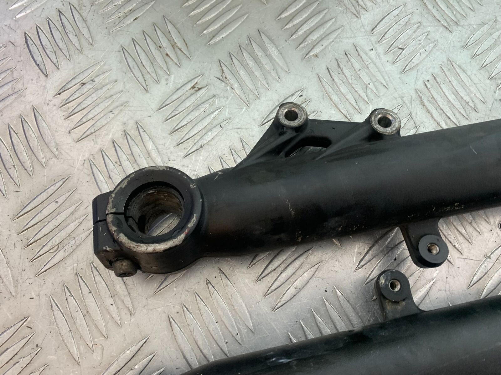 KAWASAKI Z650 ER650 KNFAN FORK BOTTOMS  YEAR 2022-2024 (CMB1112)