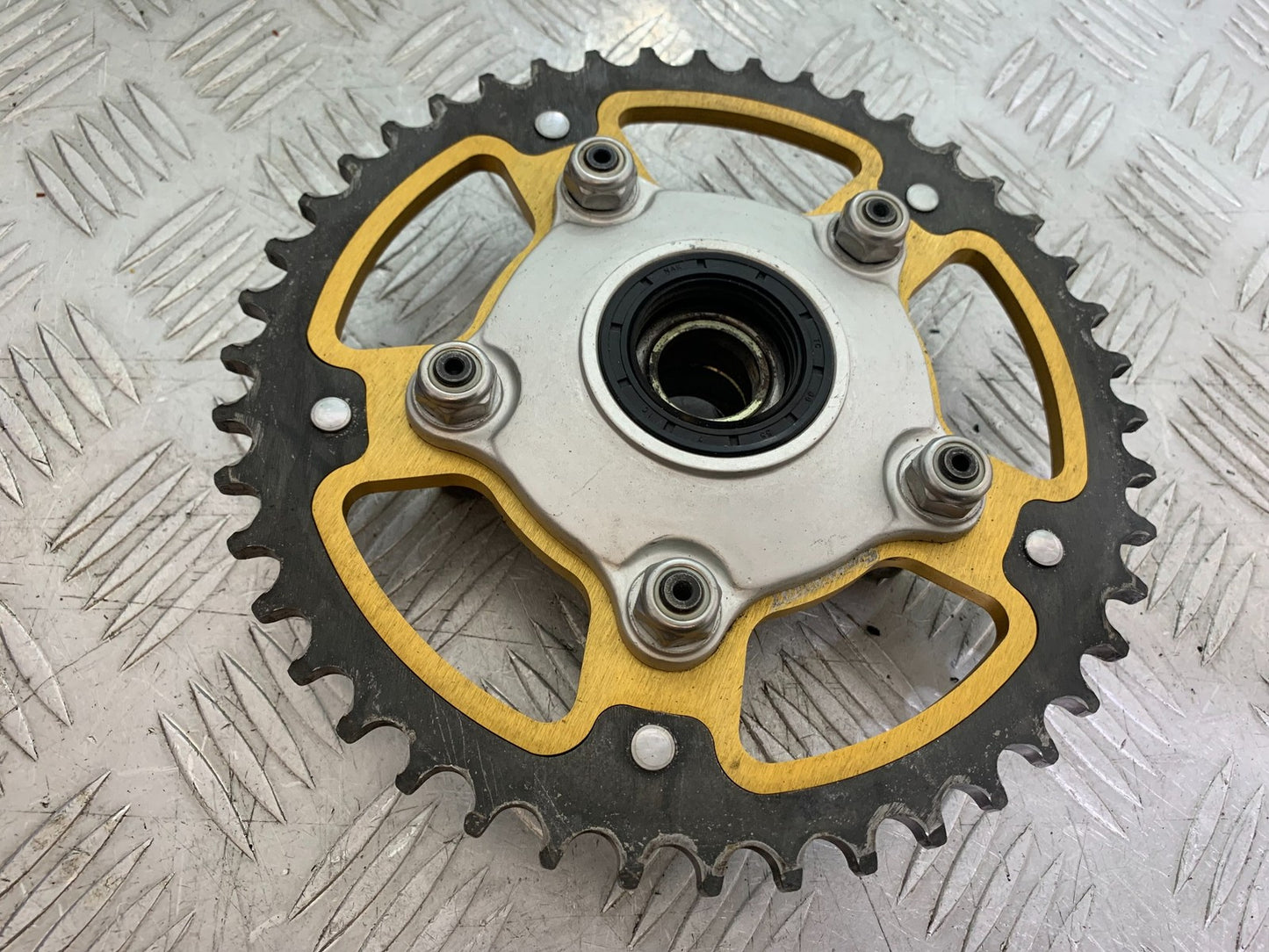 APRILIA TUONO 1000 V4R REAR SPROCKET CARRIER  YEAR 2011-13  (CMB1316)