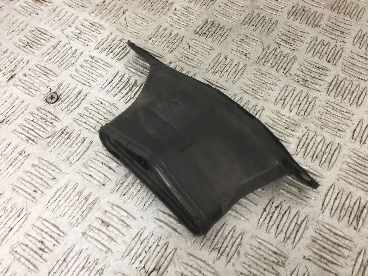 TRIUMPH 1050 SPRINT AIR DUCT  YEAR 2004-2007 (STOCK 888)