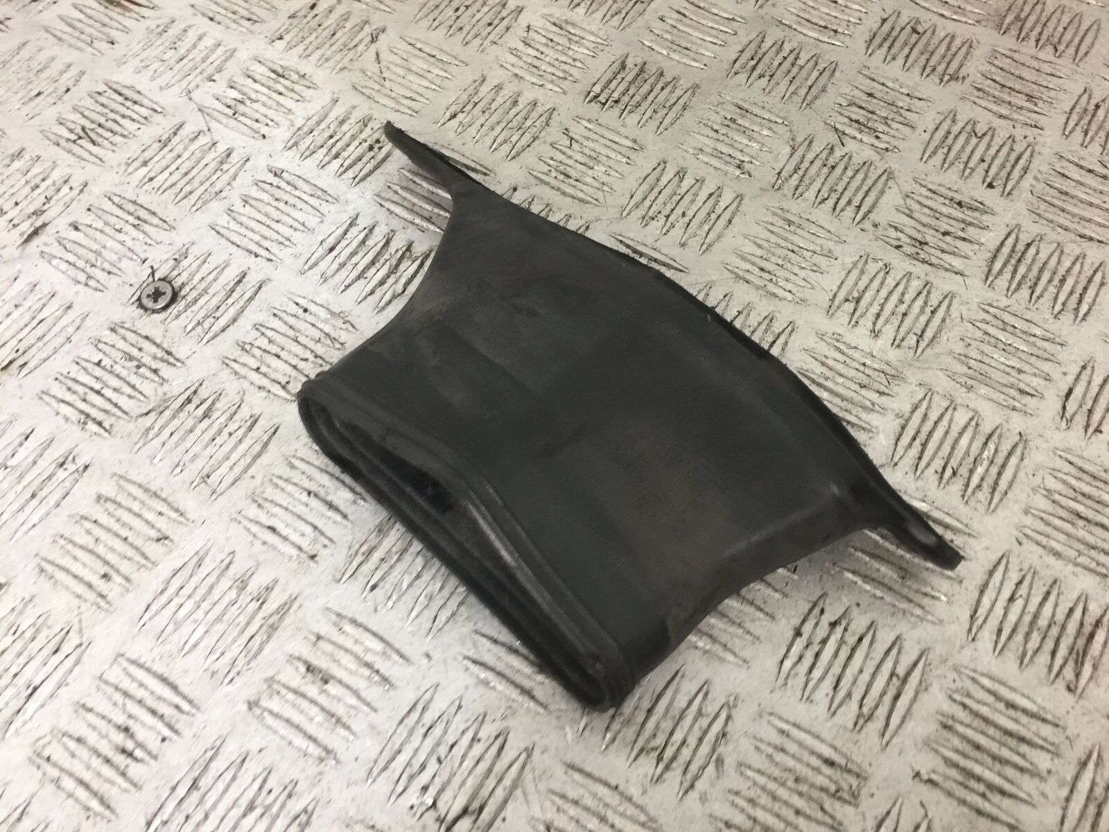 TRIUMPH 1050 SPRINT AIR DUCT  YEAR 2004-2007 (STOCK 888)