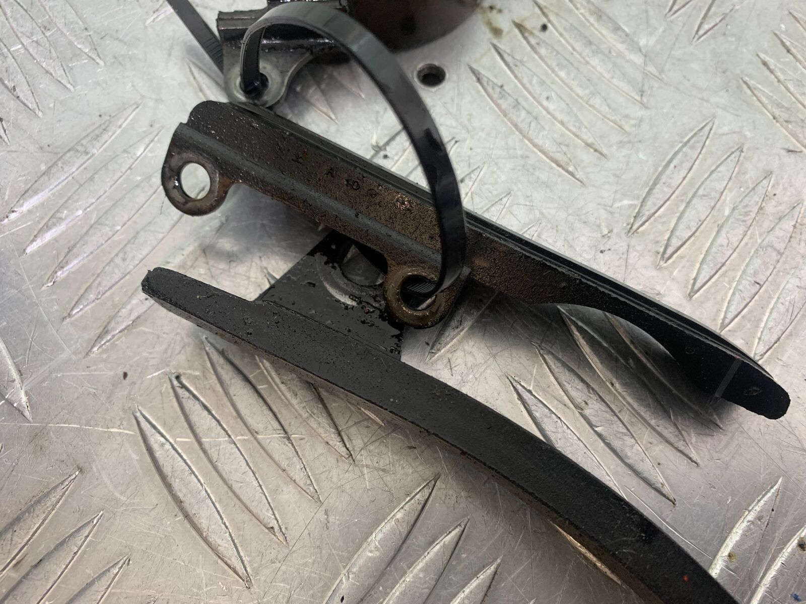 KAWASAKI KLR600 KLR 600 CHAIN GUIDES YEAR 1993-1995