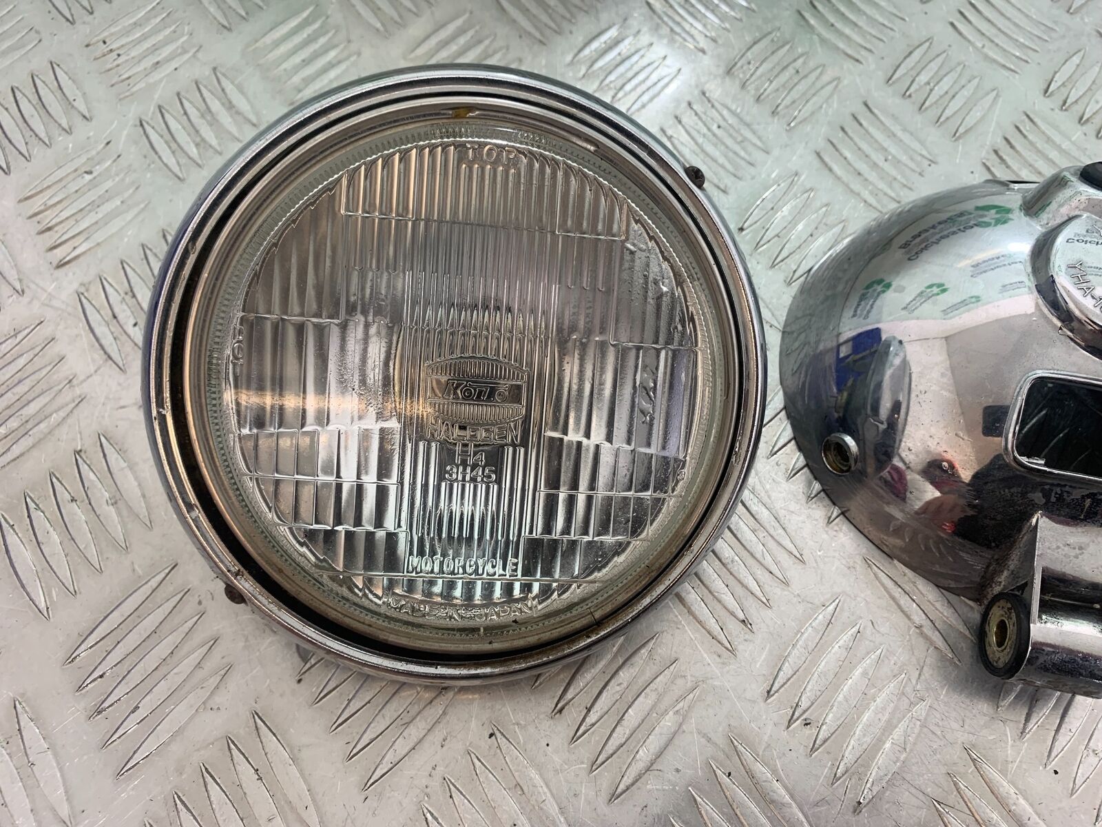 YAMAHA XV535 XV 535 VIRAGO HEADLIGHT AND BACKING  YEAR 1994-02 (CMB1044)