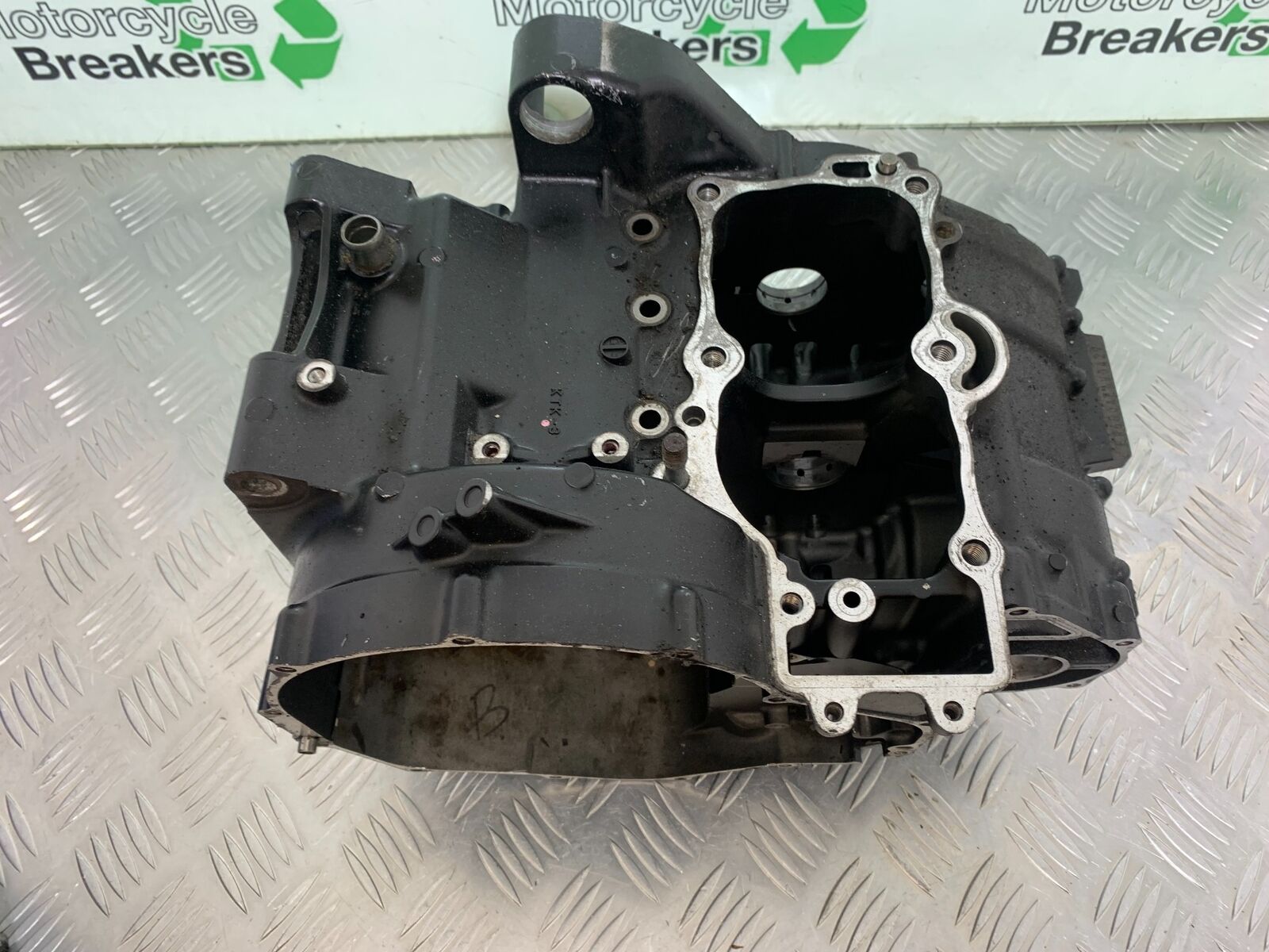 KAWASAKI NINJA 650 CRANK CASINGS   YEAR 2017-2019 (CMB1018)