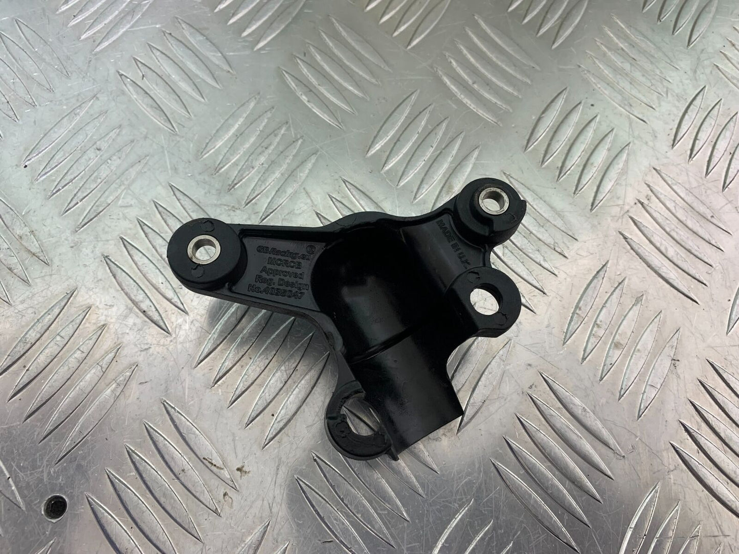 YAMAHA MT09 MT-09 ENGINE COVER YEAR 2013-2016  (STOCK 997)
