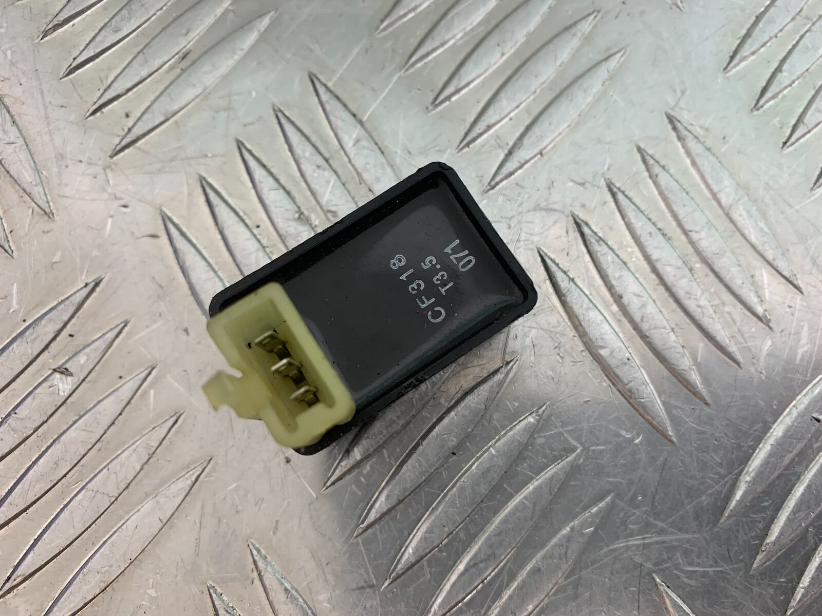 HONDA VT1100 C SHADOW SPIRIT RELAY  2002-2003 (CMB1035)