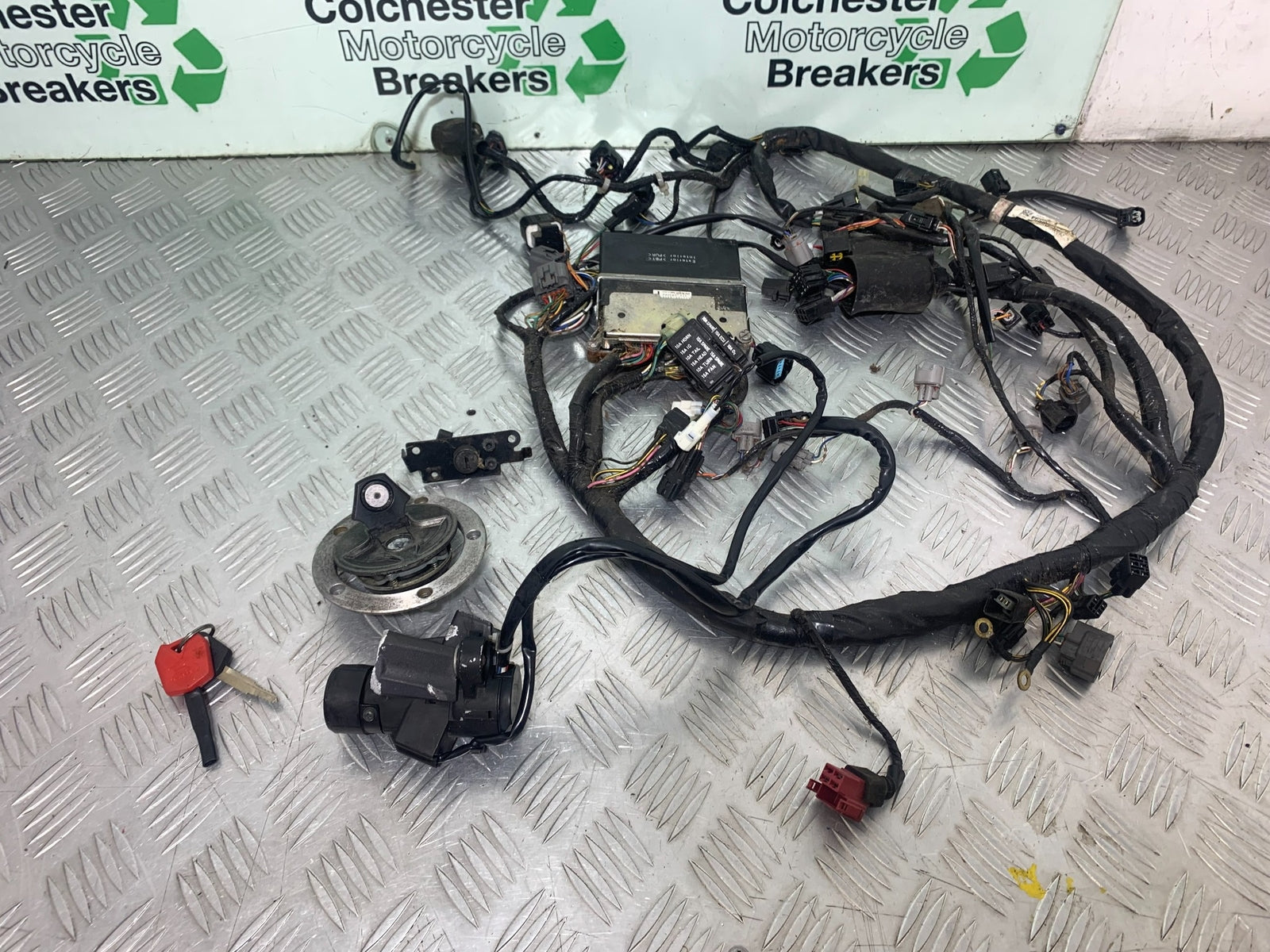 KAWASAKI ZX6R ECU LOCKS 2 KEYS YEAR 2009-2012 (CMB1136)