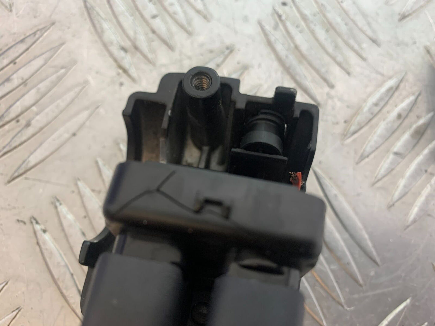 HARLEY DAVIDSON XL883 N IROD LEFT SWITCH GEAR (DAMAGED) YEAR 2020  (CMB1116)