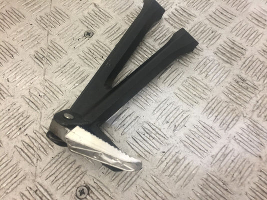 SUZUKI GSXR 750 L1 LEFT REAR HANGER AND PEG   YEAR 2012-2015 (STOCK 632)