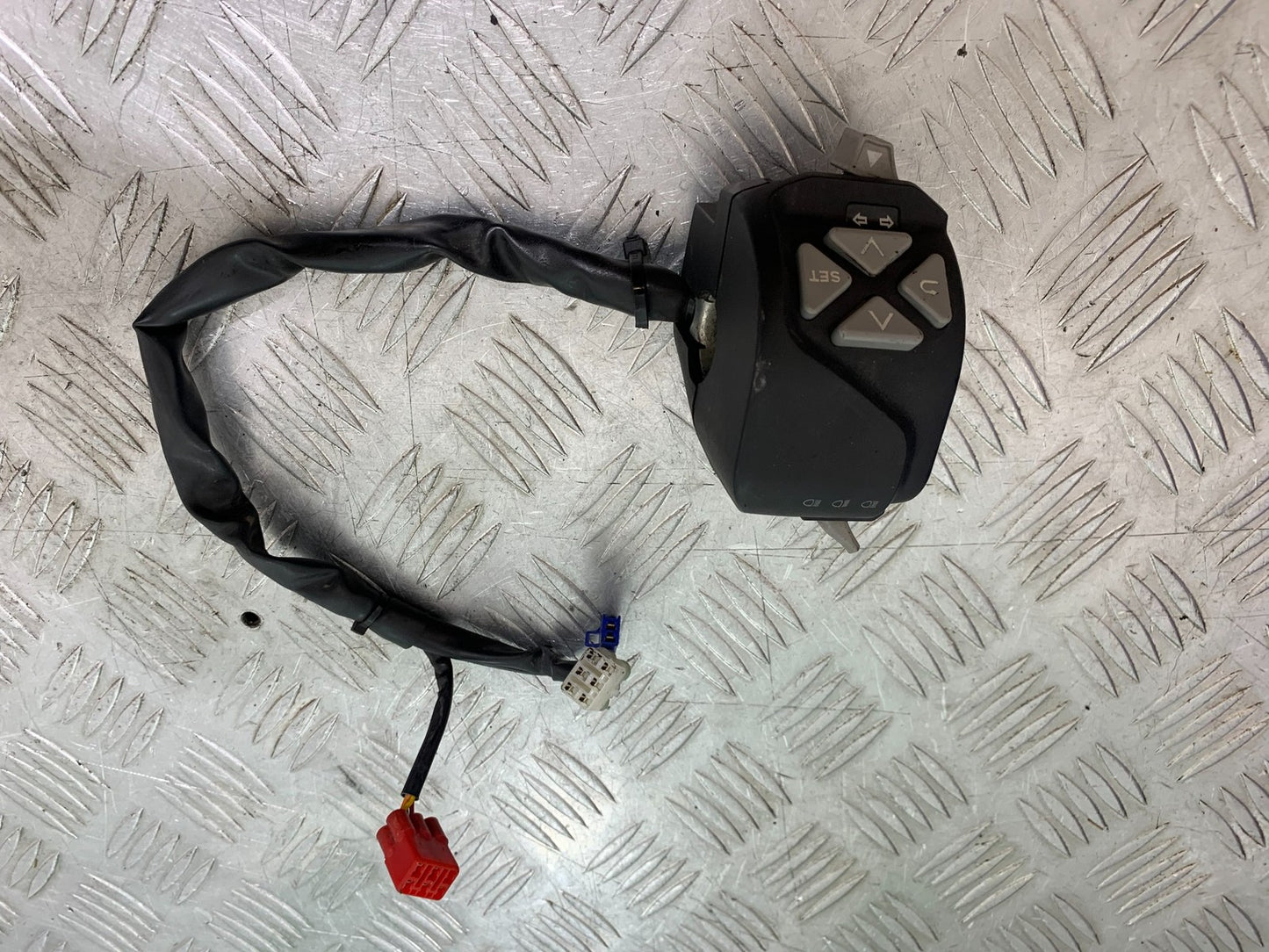 KTM 125 DUKE LEFT SWITCH GEAR YEAR 2018-2023 (CMB1185)