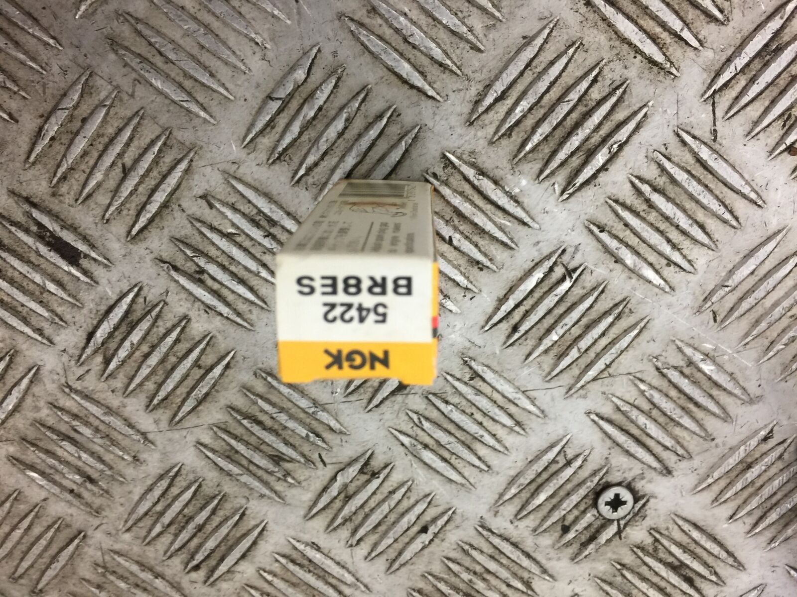 GENUINE NGK BR8ES  SPARK PLUG
