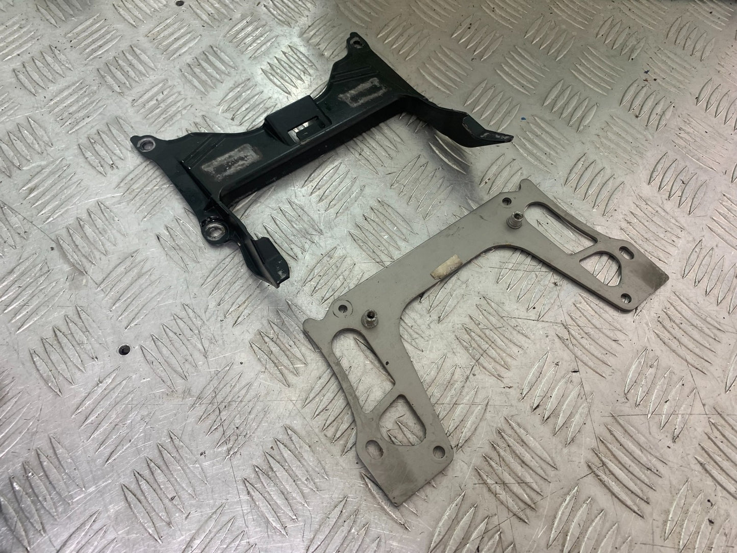 YAMAHA YZF R1 14 B BIG BANG REAR SUBFRAME BRACKETS    2009-14 (CMB1175)
