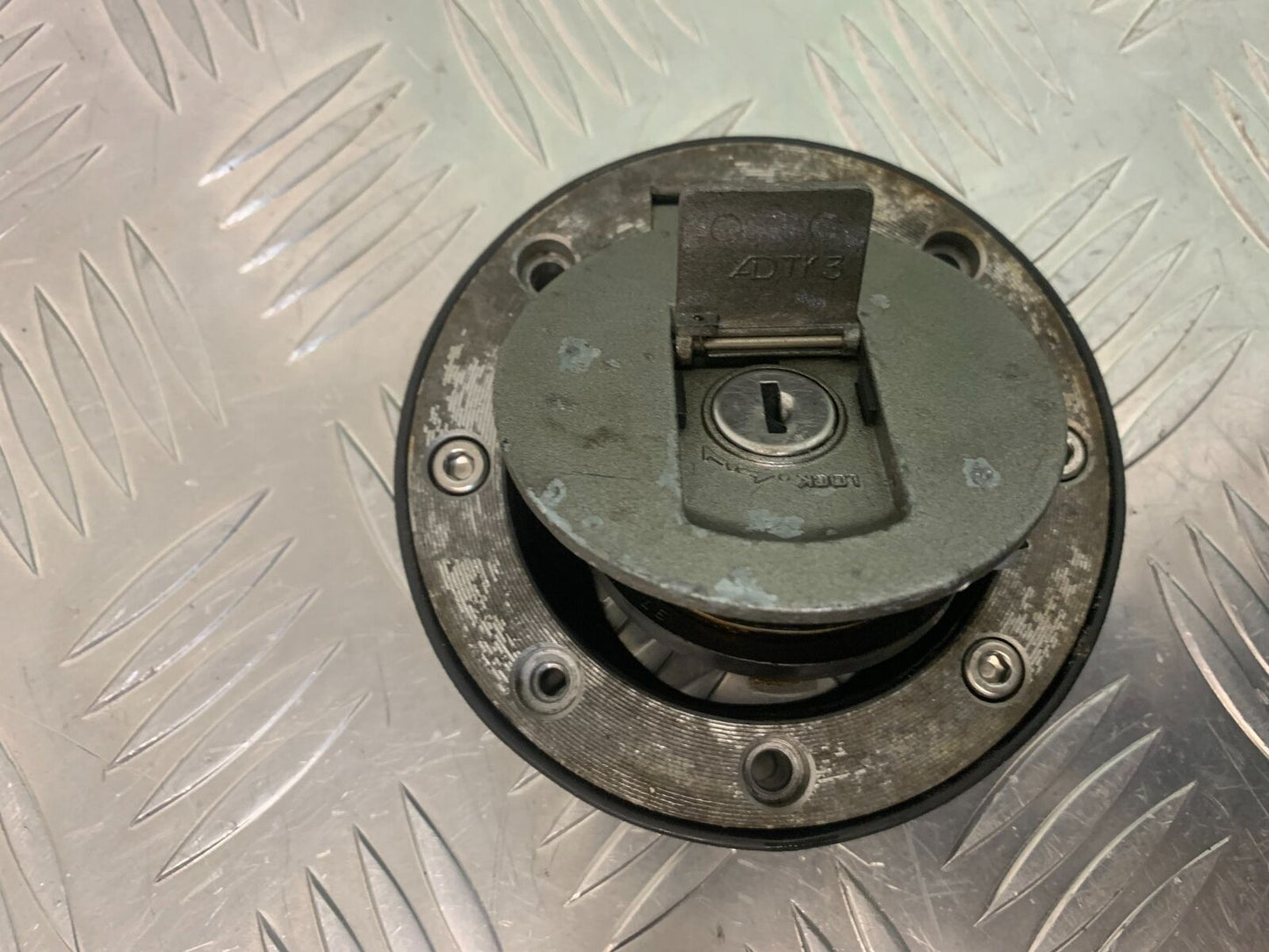 YAMAHA TDR250 TDR 250 LOCKS AND YOKE (NO KEY) YEAR 1988-1992  (STOCK 976)