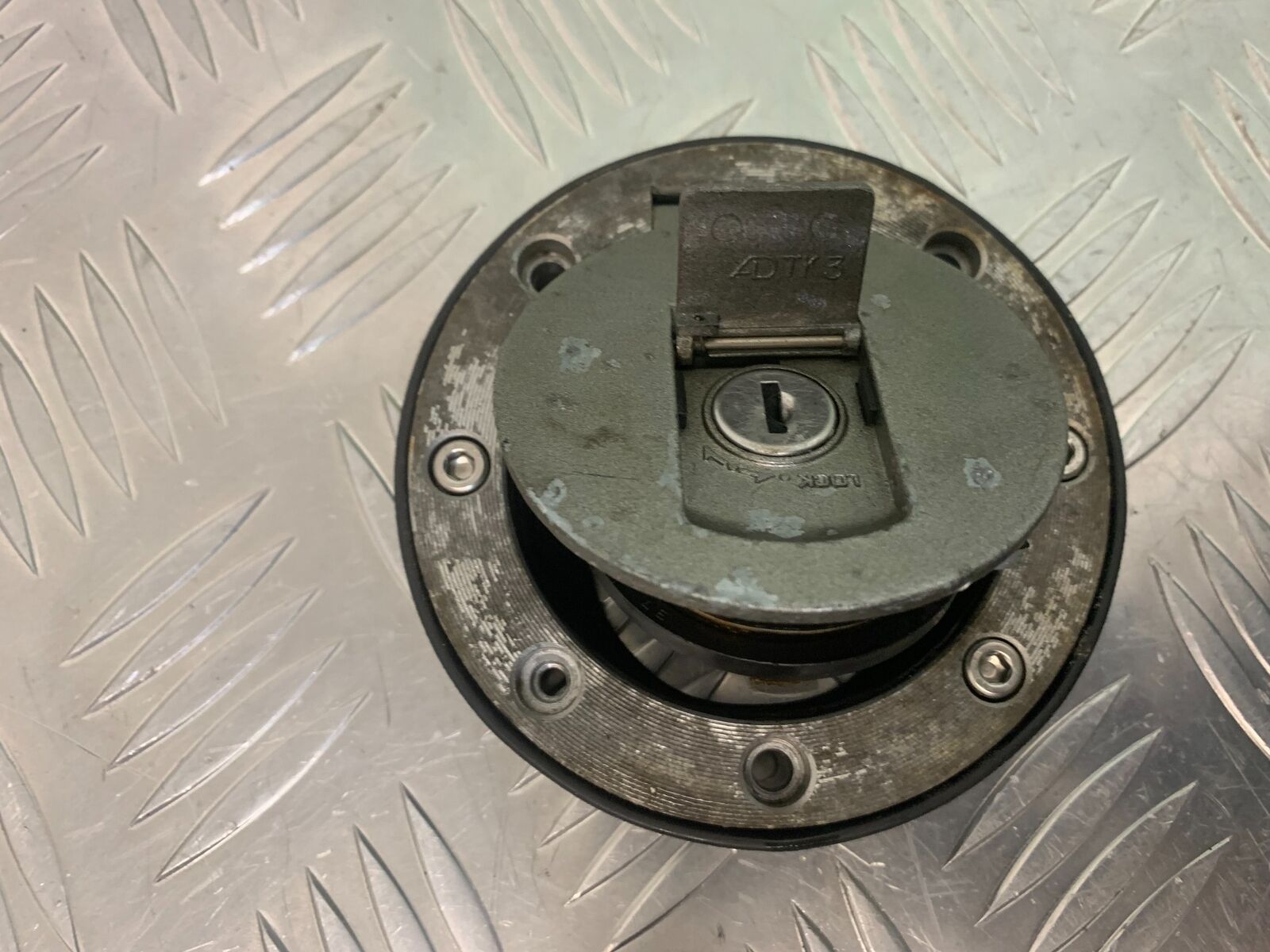 YAMAHA TDR250 TDR 250 LOCKS AND YOKE (NO KEY) YEAR 1988-1992  (STOCK 976)