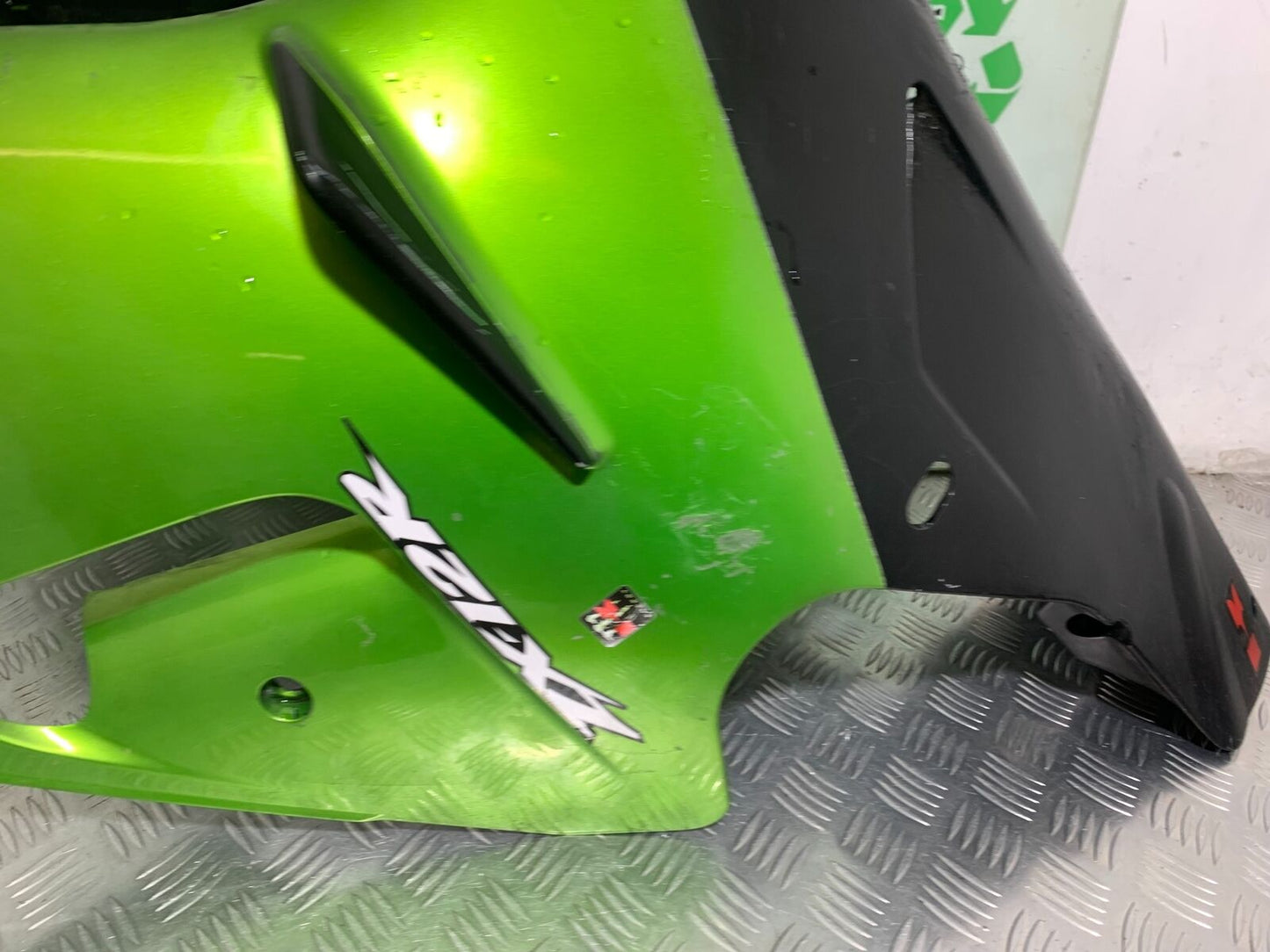 KAWASAKI ZX12R ZX12 R LEFT AND RIGHT FAIRING PANELS    YEAR 2000-01 (CMB1038)
