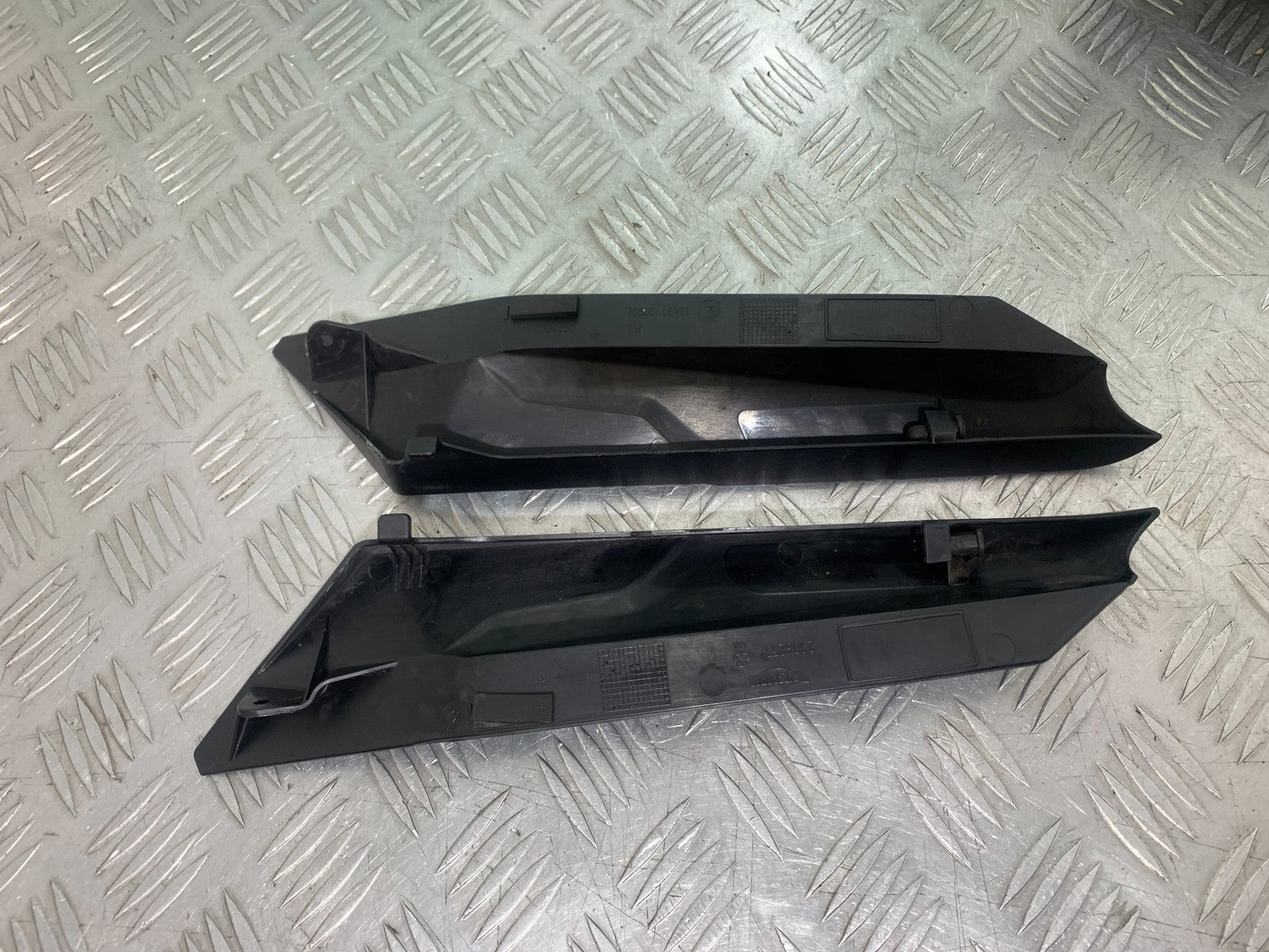 TRIUMPH TIGER 800 XRT LEFT AND RIGHT FRAME NFILLS   2018-2020 (CMB1193)