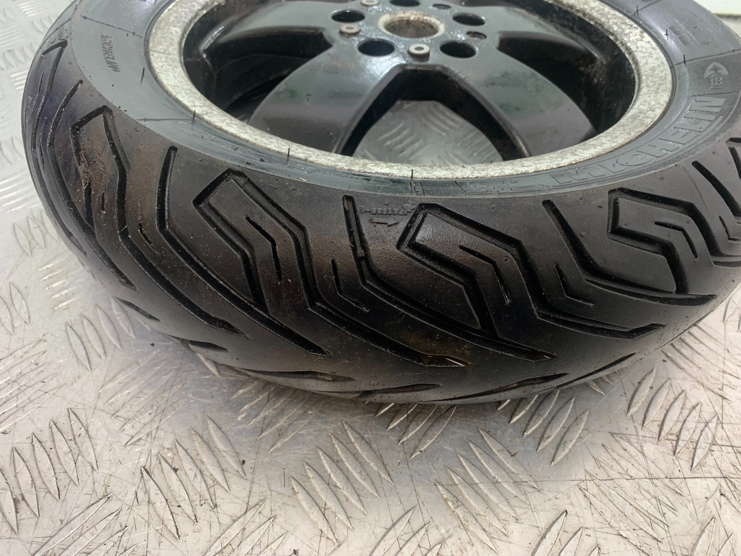 PIAGGIO VESPA GTS 125 REAR WHEEL   YEAR 2009-2014  (CMB1261)