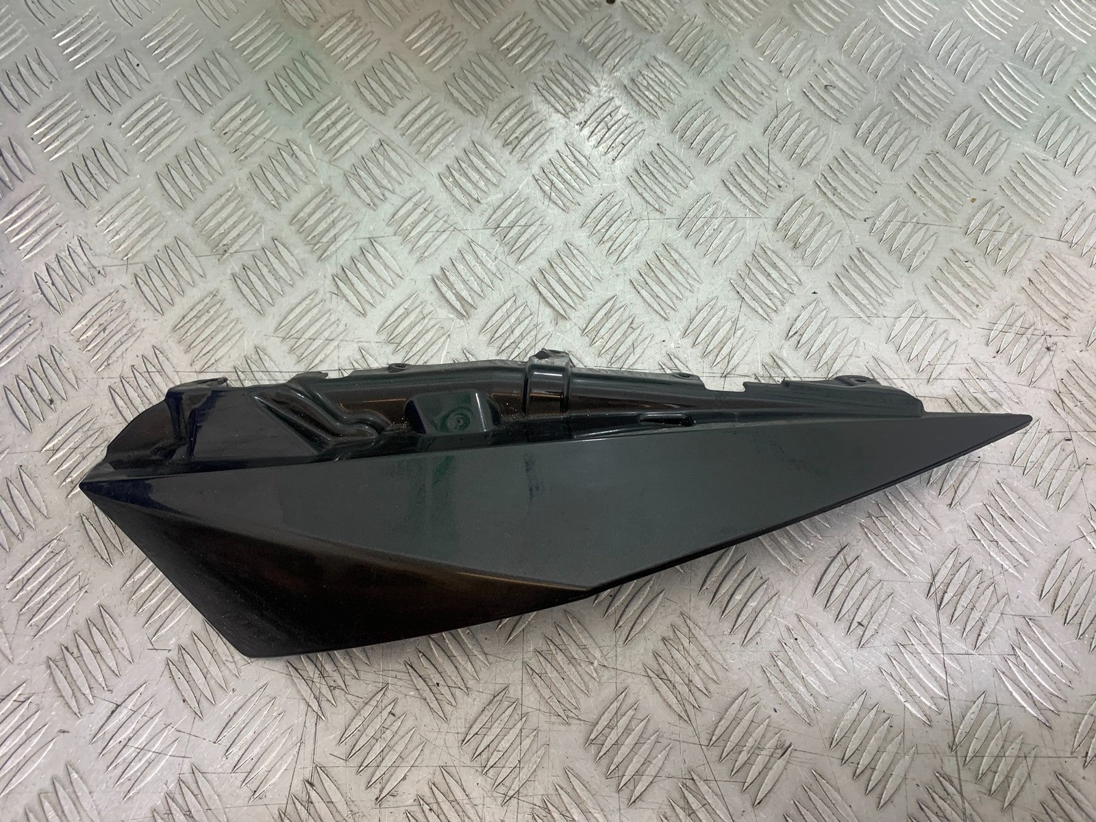KTM 990 SUPER DUKE LEFT SEAT PANEL YEAR 2007-2011  (CMB1207)