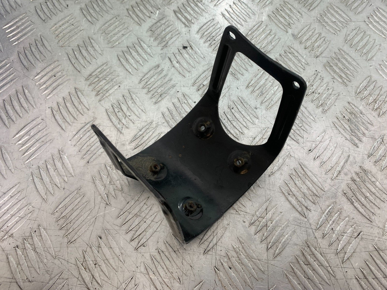 BSA 650 GOLD STAR FRONT MUDGUARD BRACE   YEAR 2022-2025 (CMB1262)