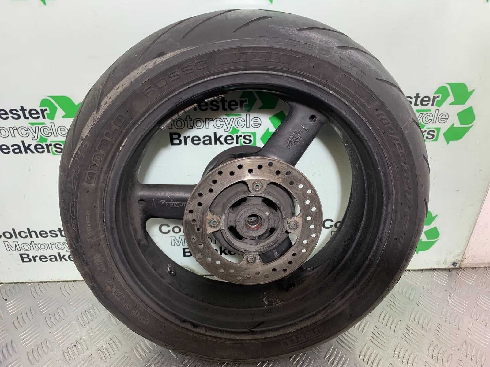TRIUMPH 955i DAYTONA REAR WHEEL YEAR 2002-2006 (CMB1229)