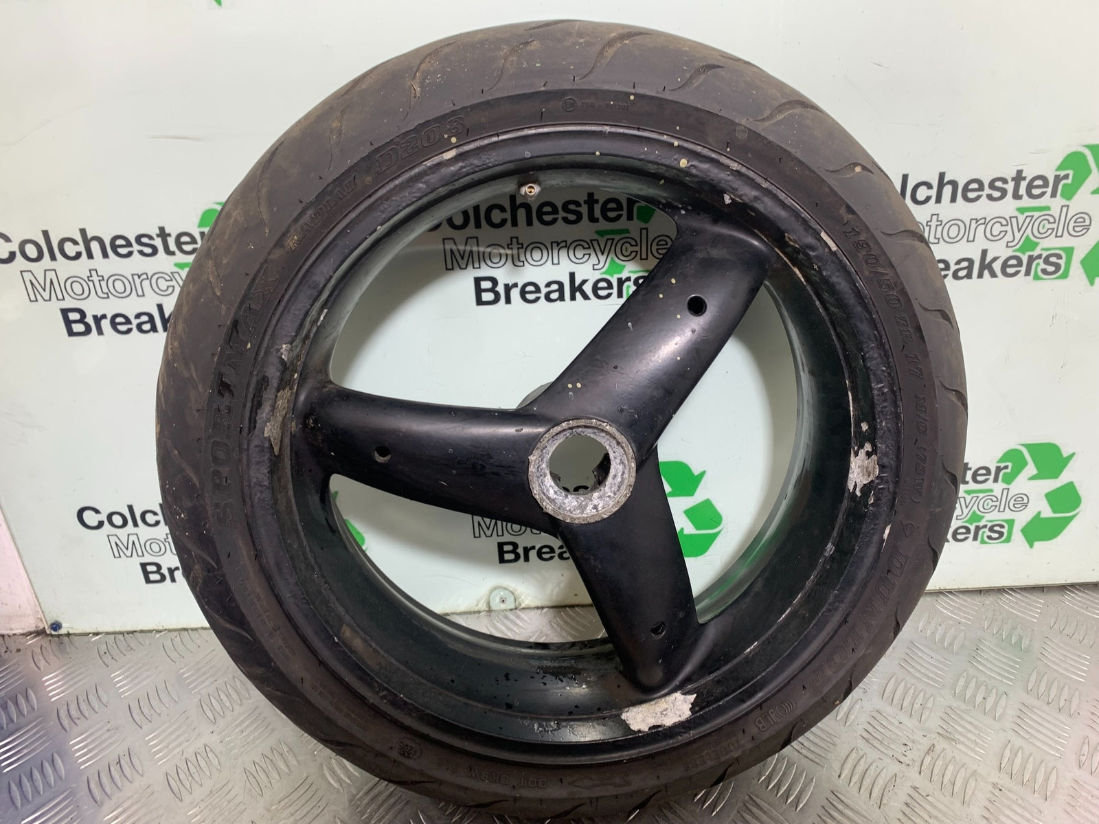 TRIUMPH T509 SPEED TRIPLE REAR WHEEL  YEAR 1997-1998 (CMB1144)