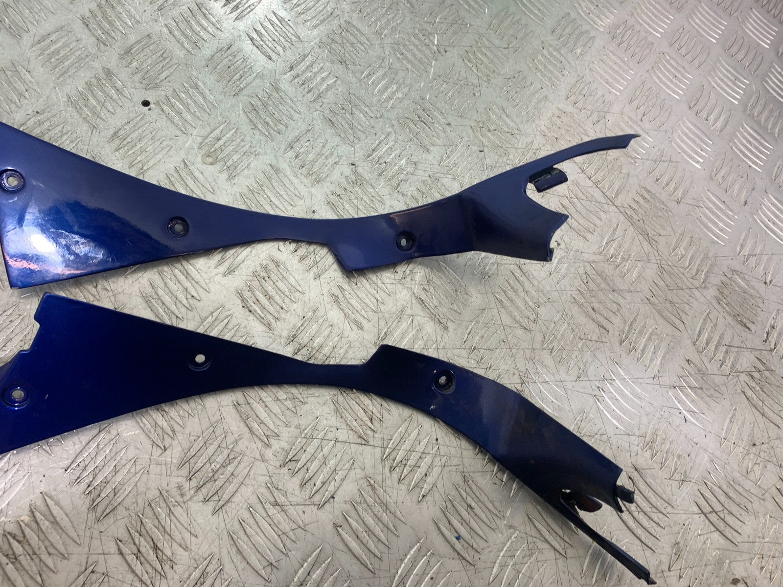 KAWASAKI ZZR1100 D LEFT & RIGHT INNER INFILLS  V-PIECE YEAR 1993-2001 (CMB1289)