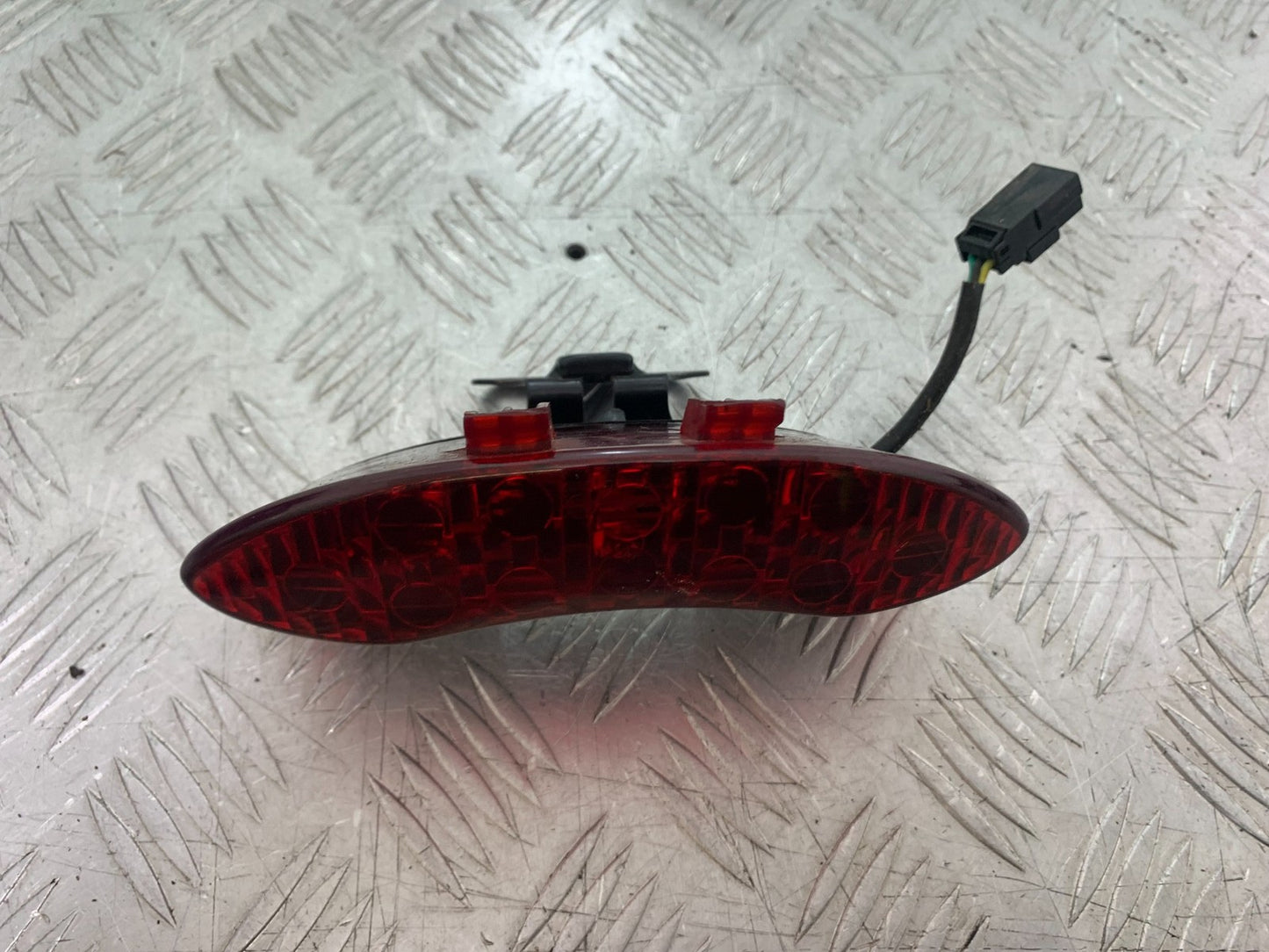 TRIUMPH 1050 SPRINT GT REAR LIGHT  YEAR 2010-2016 (CMB1250)
