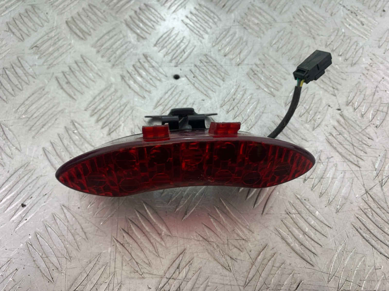 TRIUMPH 1050 SPRINT GT REAR LIGHT  YEAR 2010-2016 (CMB1250)