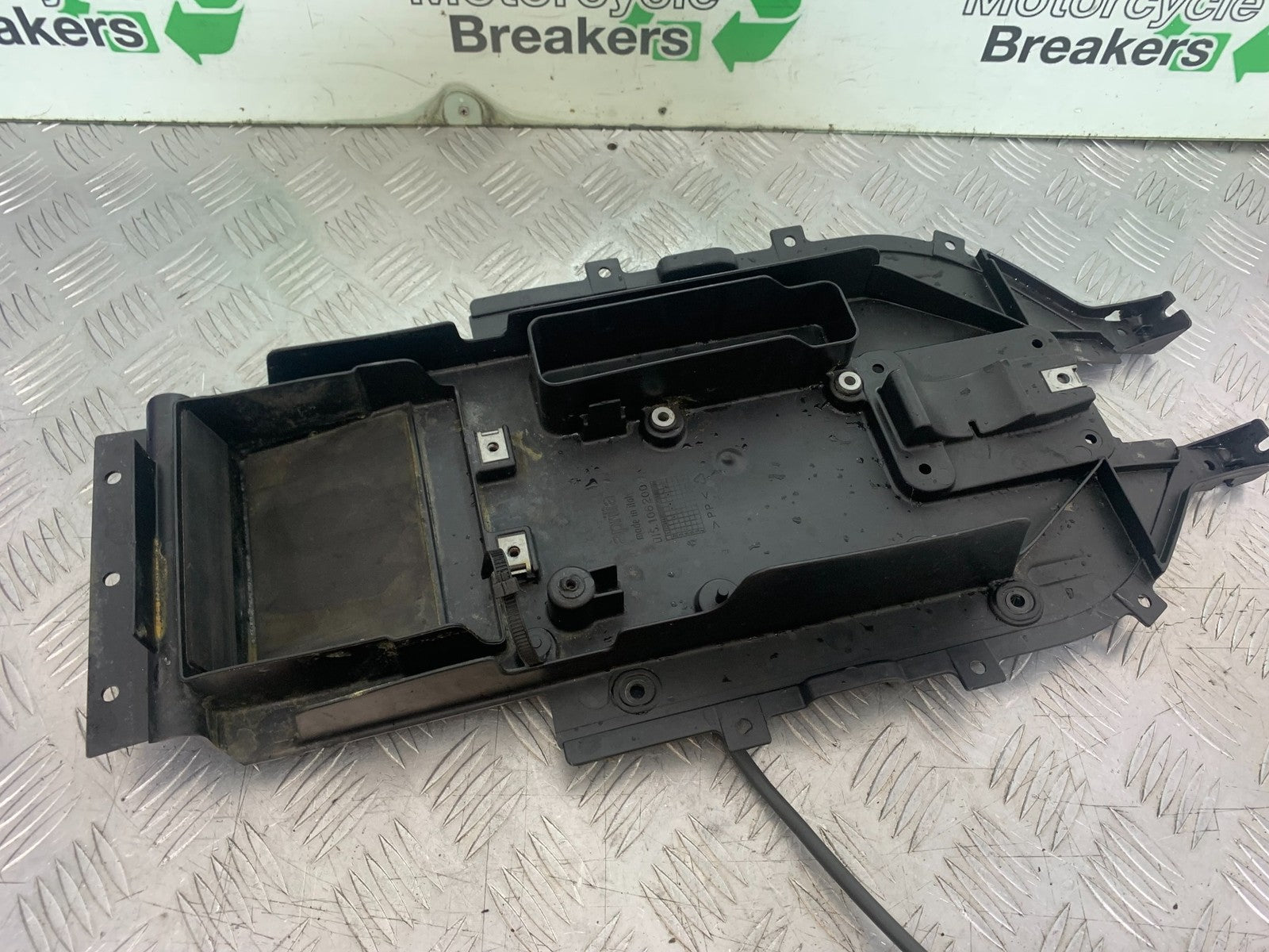 APRILIA RSV1000 R FACTORY MILLE UNDERTRAY  2004-09 (CMB1203)