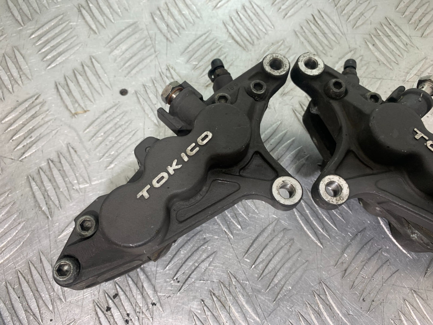 KAWASAKI ZX9R ZX9 R FRONT BRAKE CALIPERS  YEAR 1998-1999 (CMB1329)