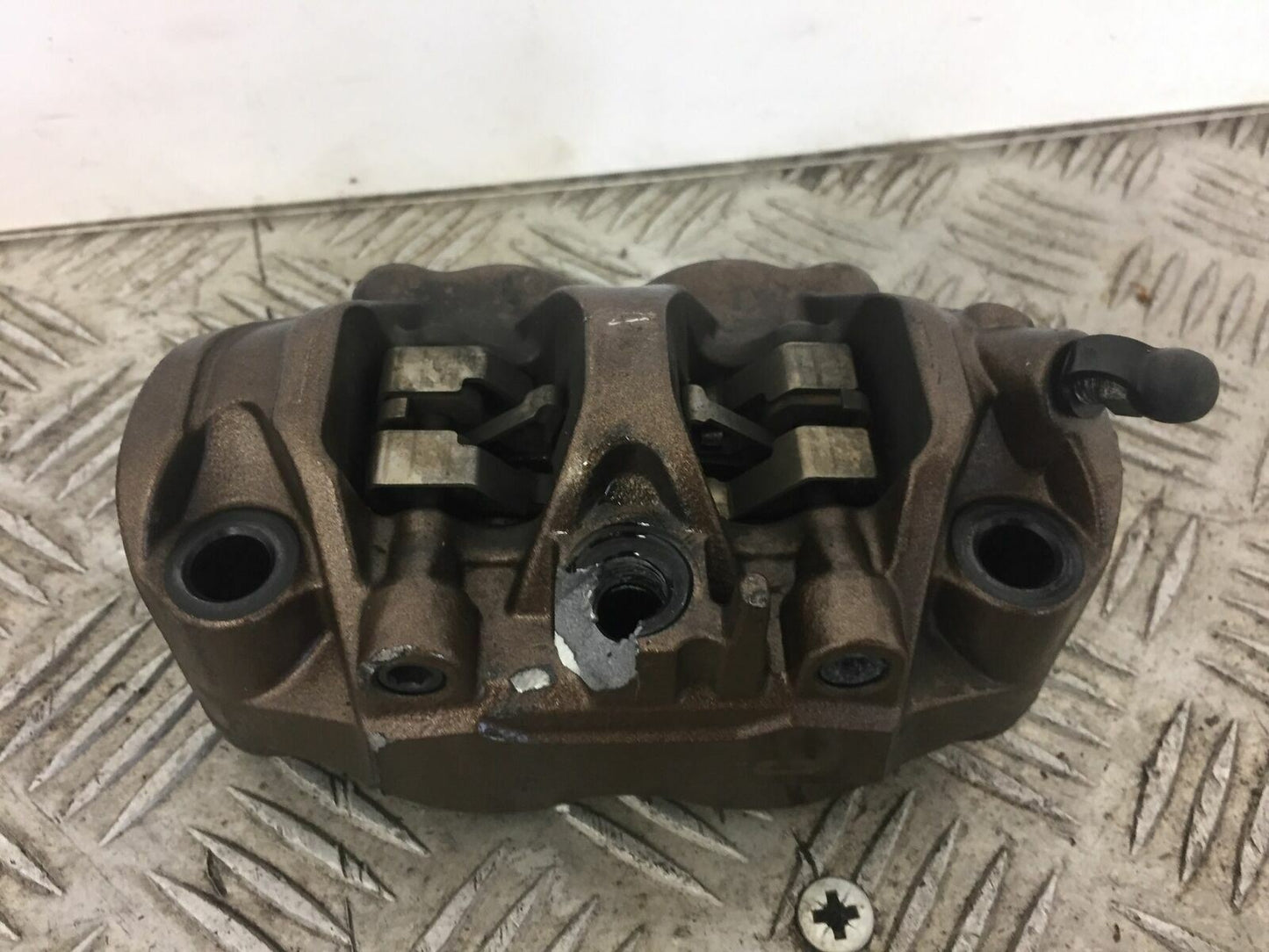 HONDA CBR600 CBR 600 RR FRONT RIGHT CALIPER (FOR PARTS ONLY )   YEAR 2015