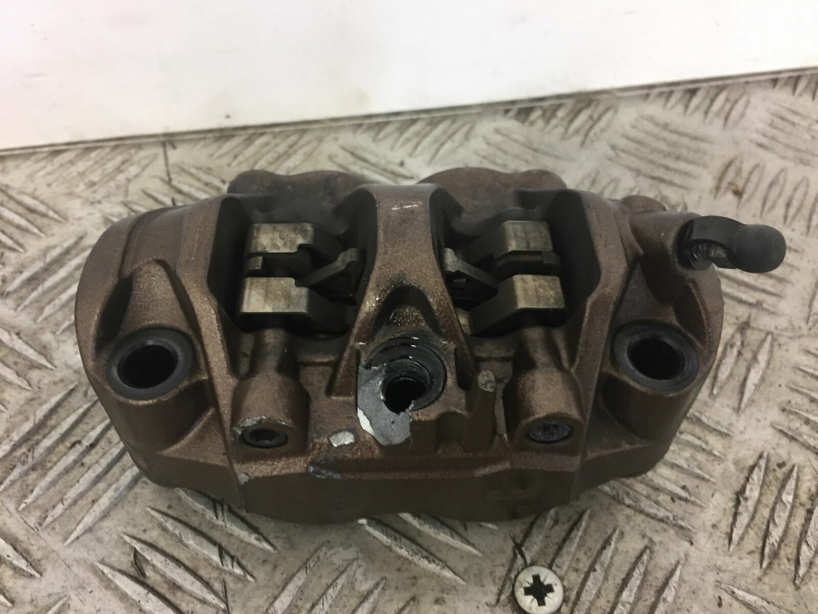HONDA CBR600 CBR 600 RR FRONT RIGHT CALIPER (FOR PARTS ONLY )   YEAR 2015