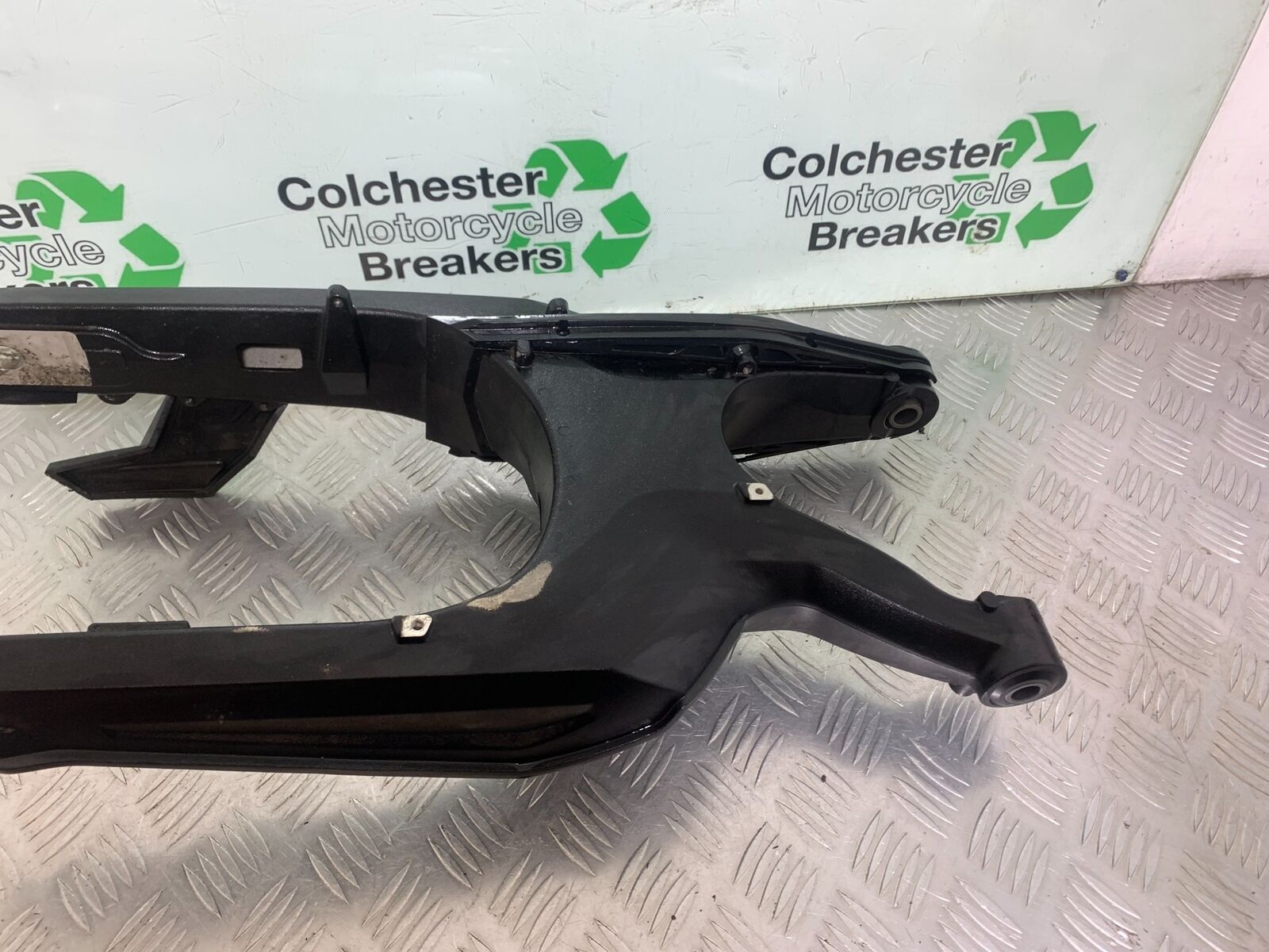 TRIUMPH TIGER 800 SWINGARM YEAR 2011-2014 (CMB1113)