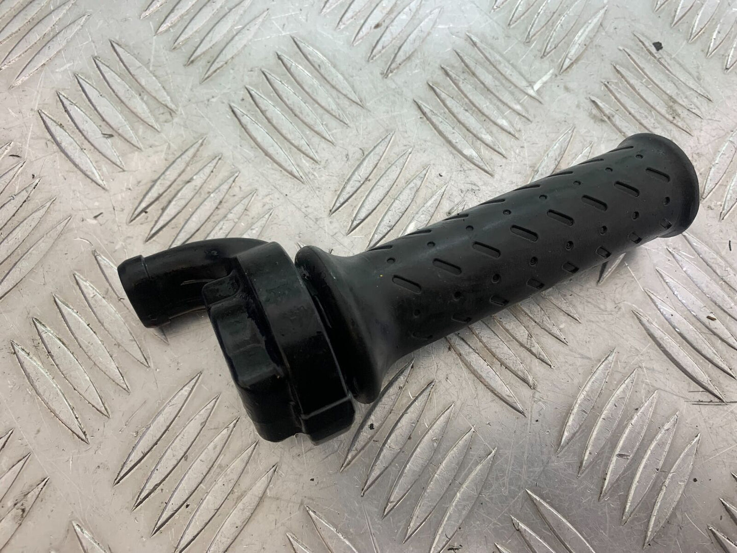 TRIUMPH TIGER 800 THROTTLE HOUSING    YEAR 2011-2014 (CMB1113)