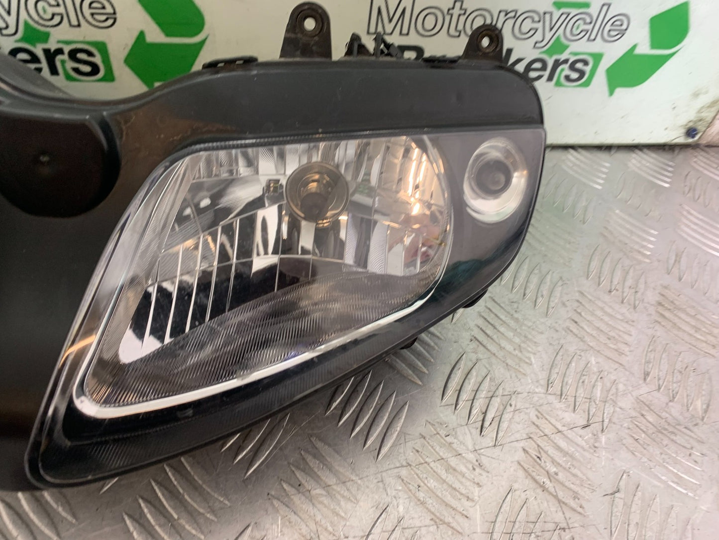 SUZUKI SV1000 SV 1000 HEADLIGHT YEAR 2003-2007 (CMB1293)