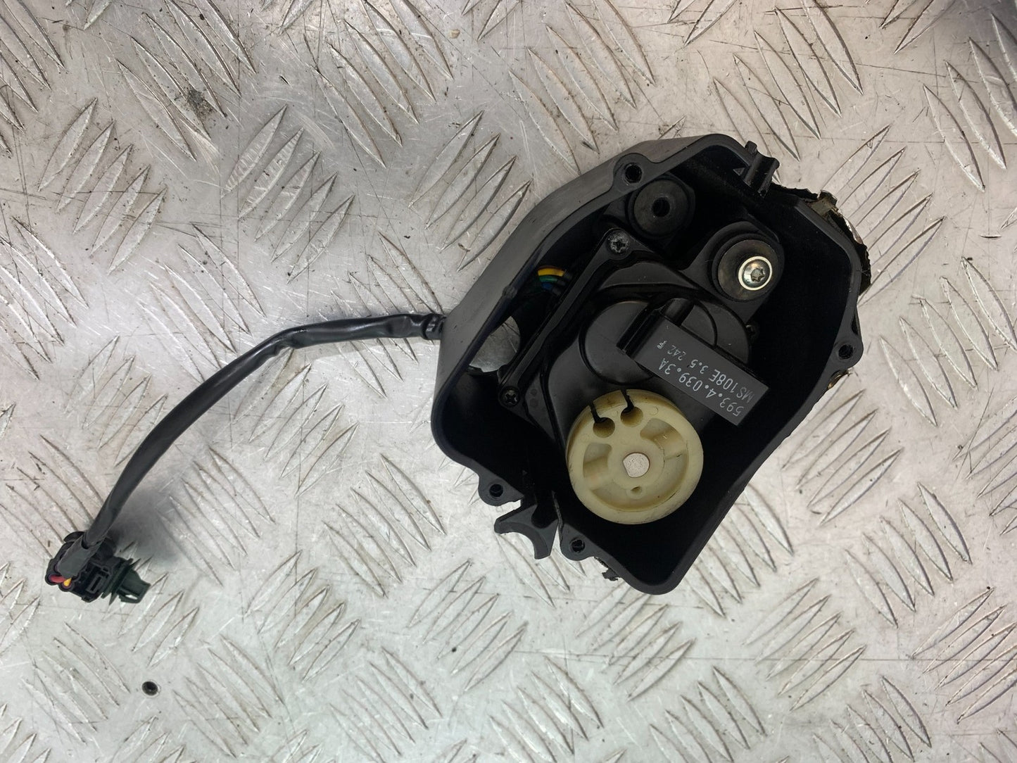 DUCATI 1299 PANIGALE EXHAUST SERVO MOTOR  YEAR 2016 (CMB 1187)