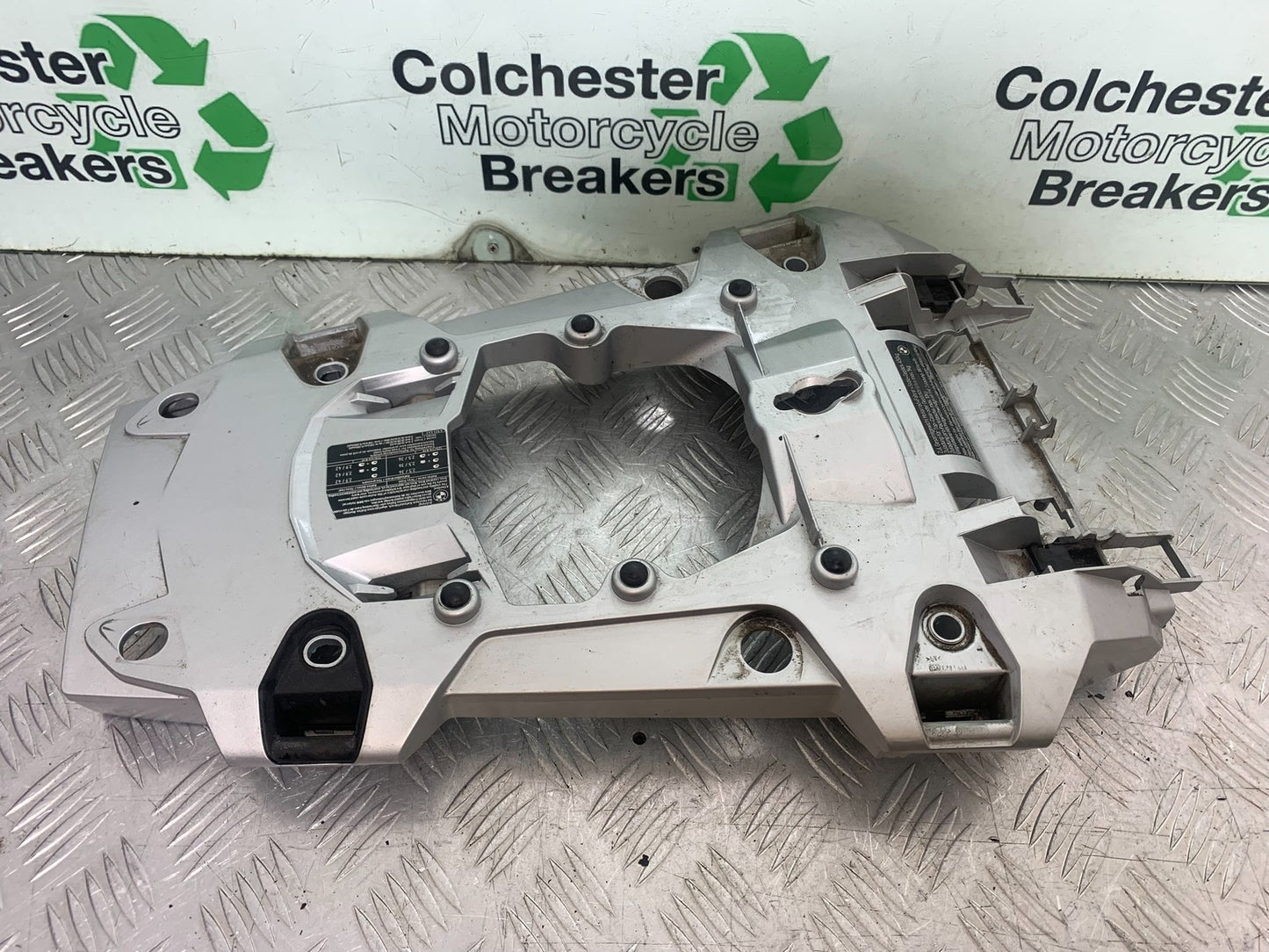 BMW R1200 R 1200 GS LOWER RACK MOUNTING PLATE  YEAR 2013-2016 (CMB1257)