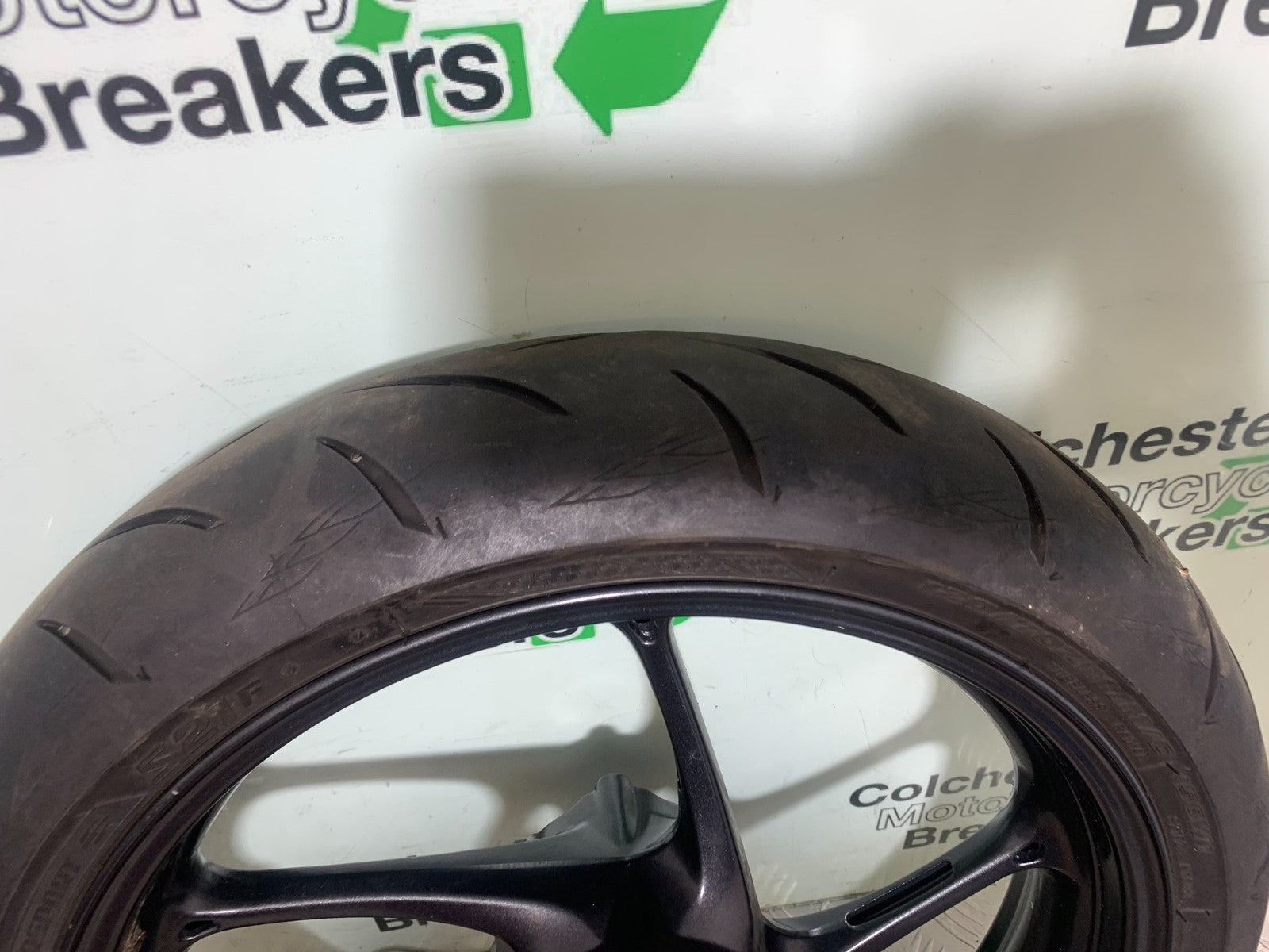 TRIUMPH 675 STREET TRIPLE FRONT WHEEL  2013-2016 (CMB1186)