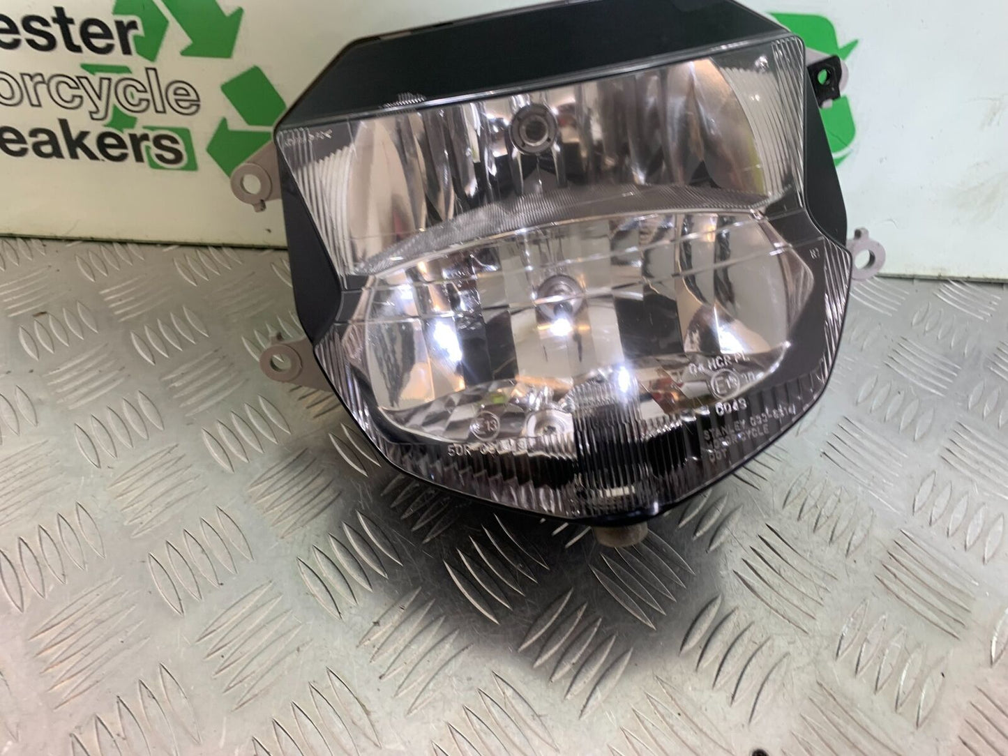 HONDA CBR1100 BLACKBIRD HEADLIGHT  YEAR 1996-1998 (CMB1017)