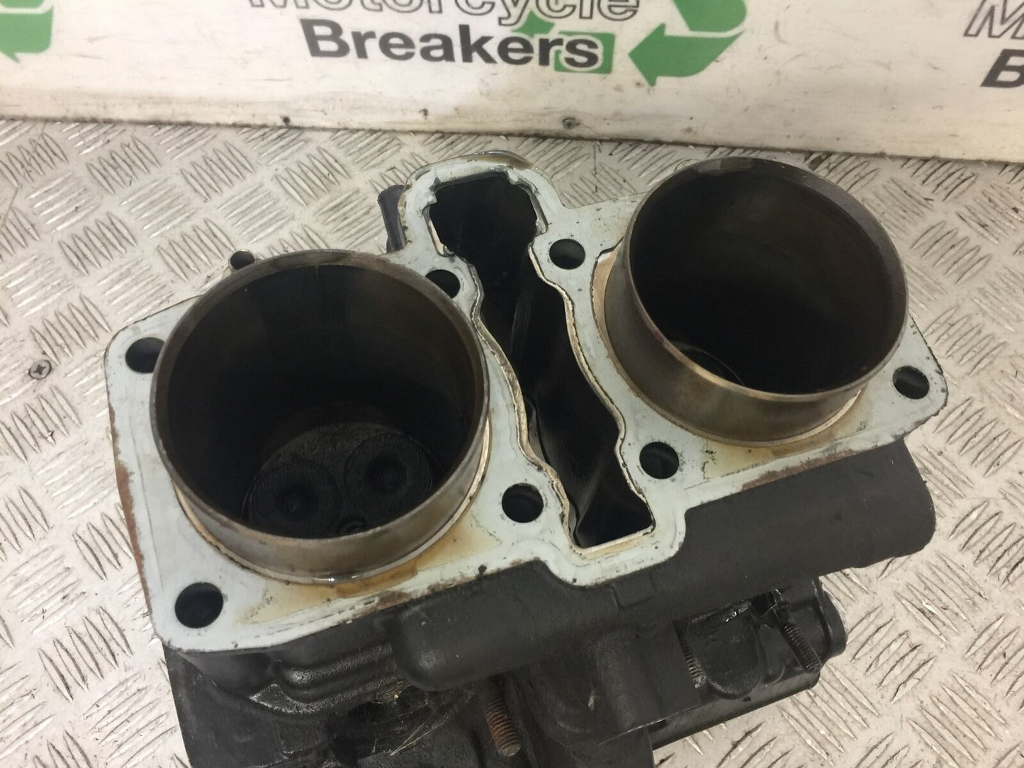 KAWASAKI EN500 EN 500 CYLINDER HEAD AND BARRELS YEAR 1990