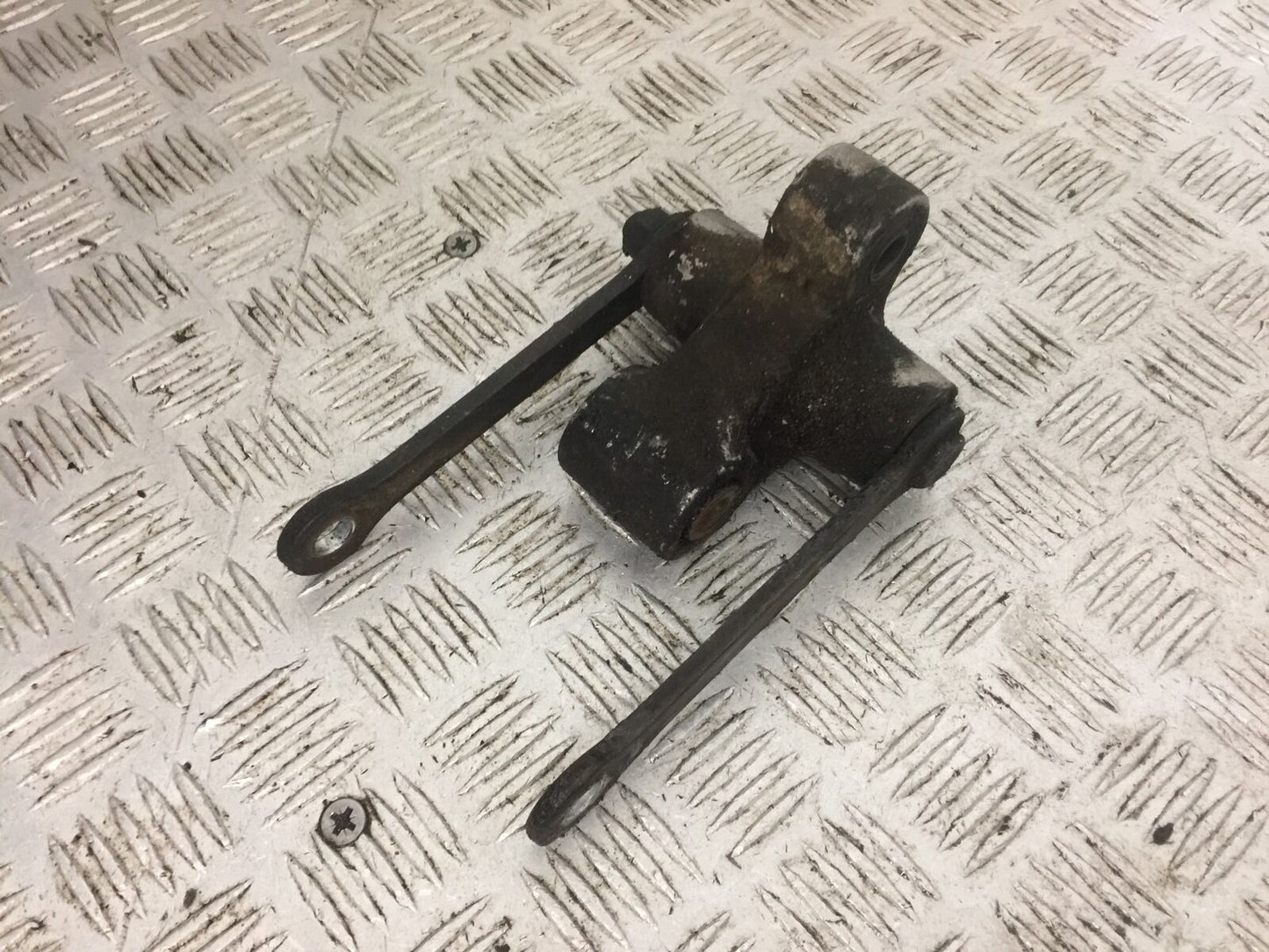 YAMAHA FZS600 FAZER 600 REAR SHOCK LINKAGE  YEAR 2002-03  (STOCK 790)