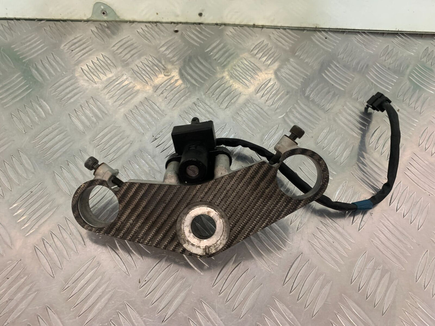 HONDA CBR 400 NC23 TRI-ARM TOP YOKE  YEAR 1987-89 (STOCK 969)