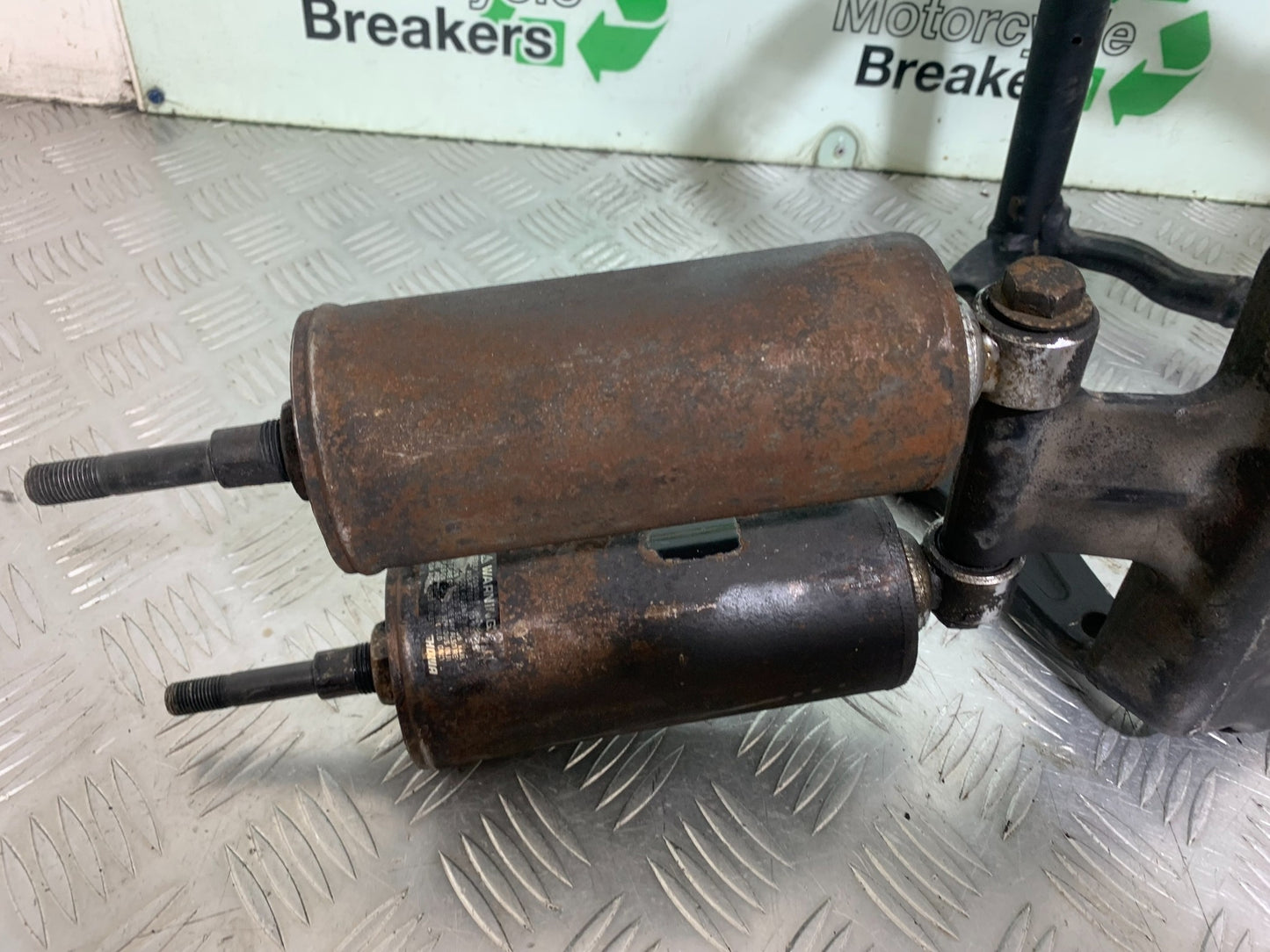 HARLEY DAVIDSON FXS BLACKLINE 1585 SWINGARM AND SHOCKS   YEAR 2012 (CMB1147)
