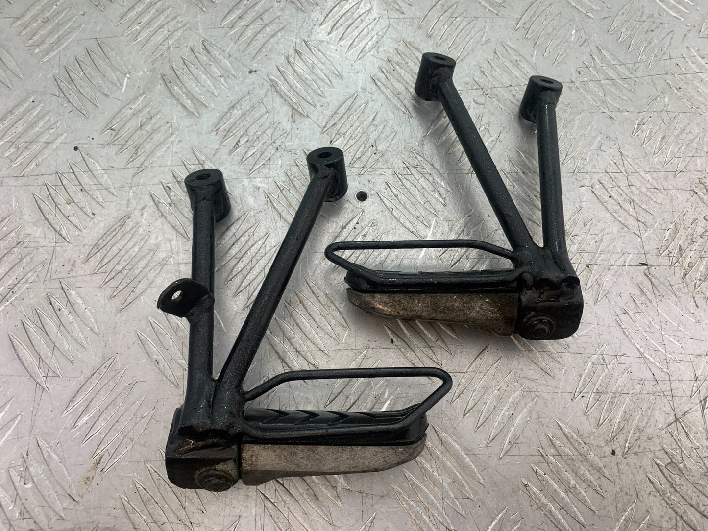 APRILIA 650 PAGASO STRADA REAR HANGERS & PEGS  YEAR 2005-2010 (CMB1260)