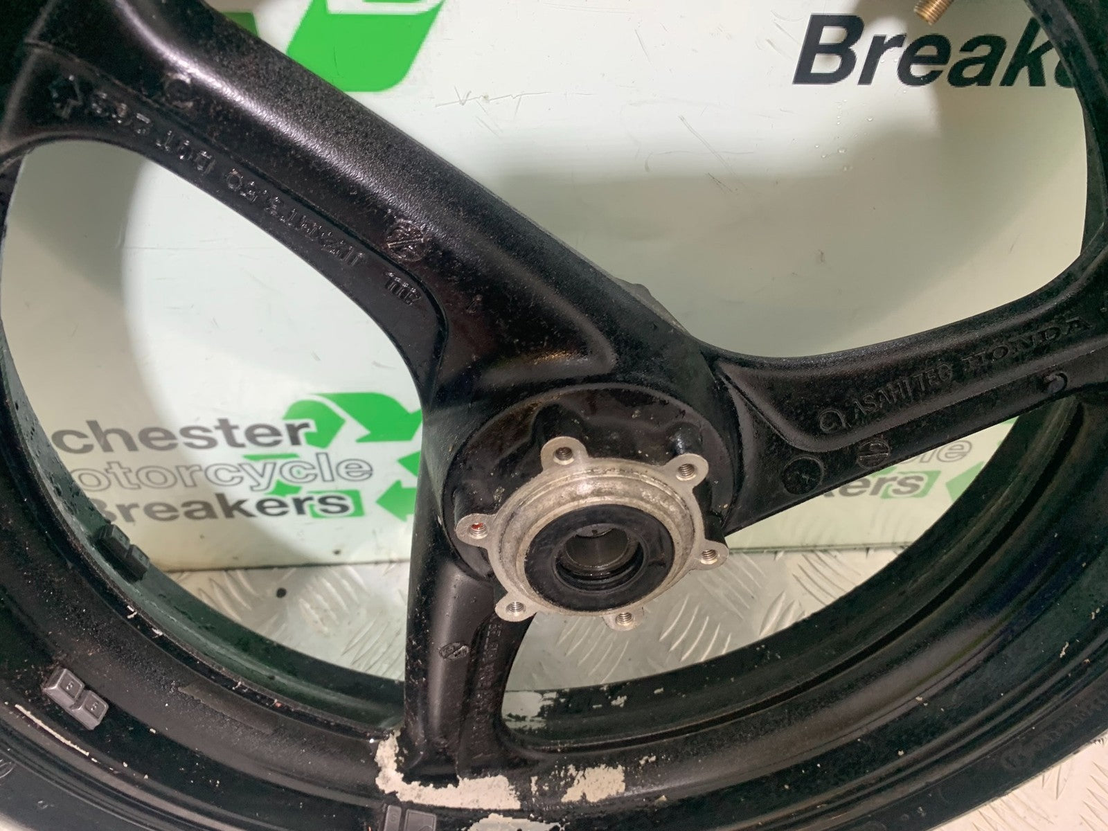 HONDA CBR1100 BLACKBIRD FRONT WHEEL  YEAR 1999-2005 (CMB1232)