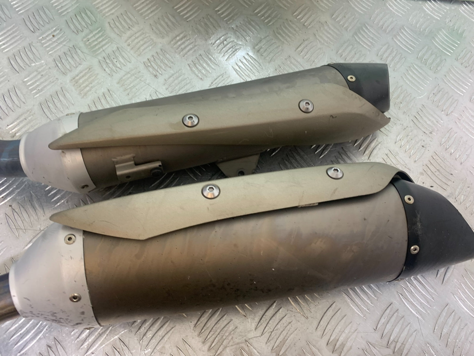YAMAHA YZF R1 SILENCERS YEAR 2004-2006 (CMB1155)