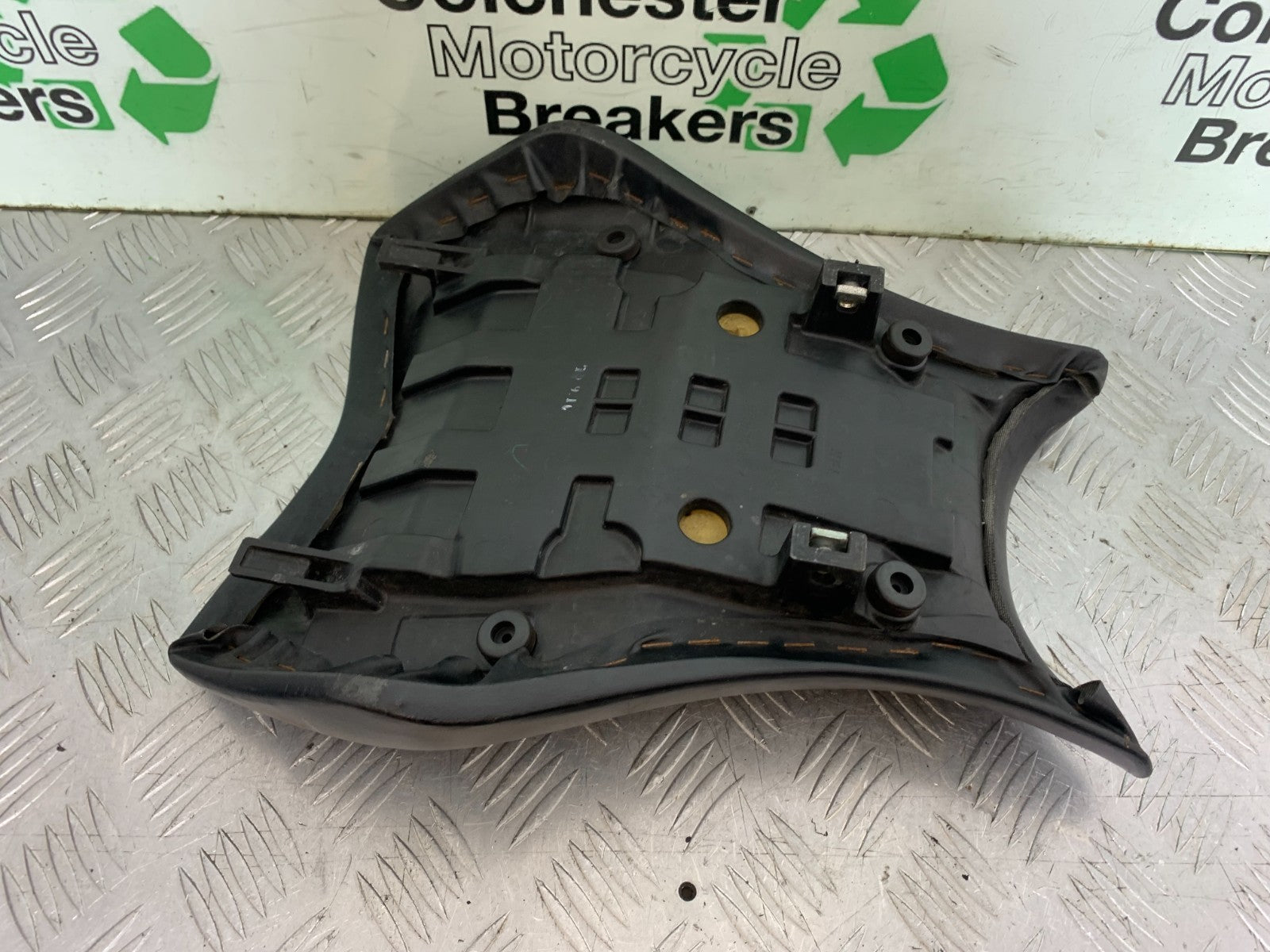 HONDA CBR1000 RR FRONT SEAT YEAR 2008-2011 (CMB1330)