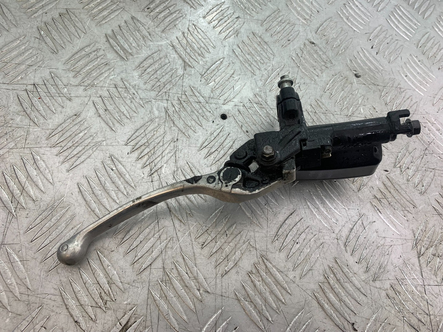 HONDA CBR1100 BLACKBIRD CLUTCH MASTER CYLINDER  YEAR 1999-2005 (CMB1232)